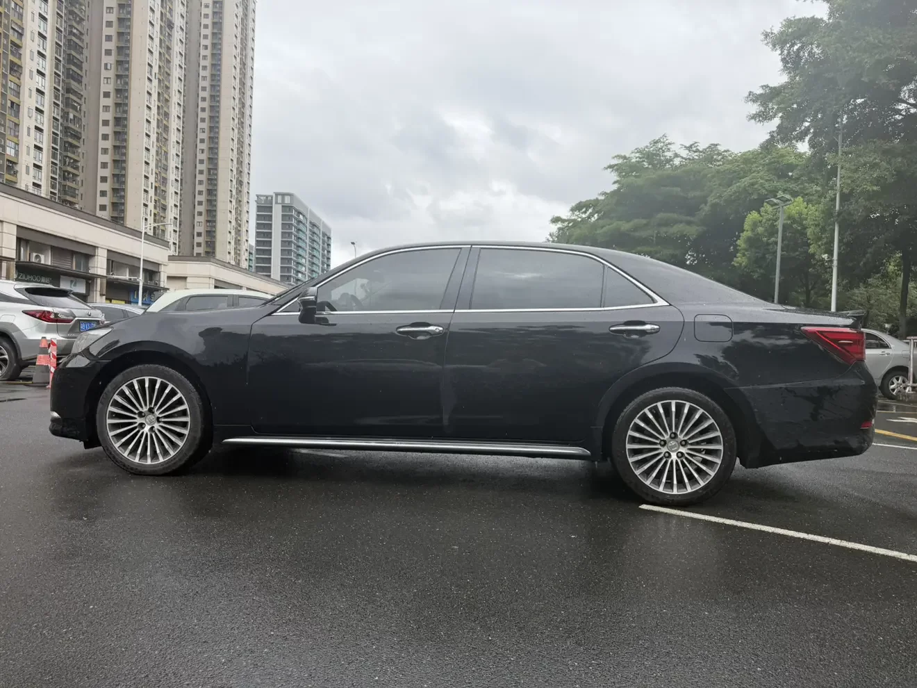 Toyota crown