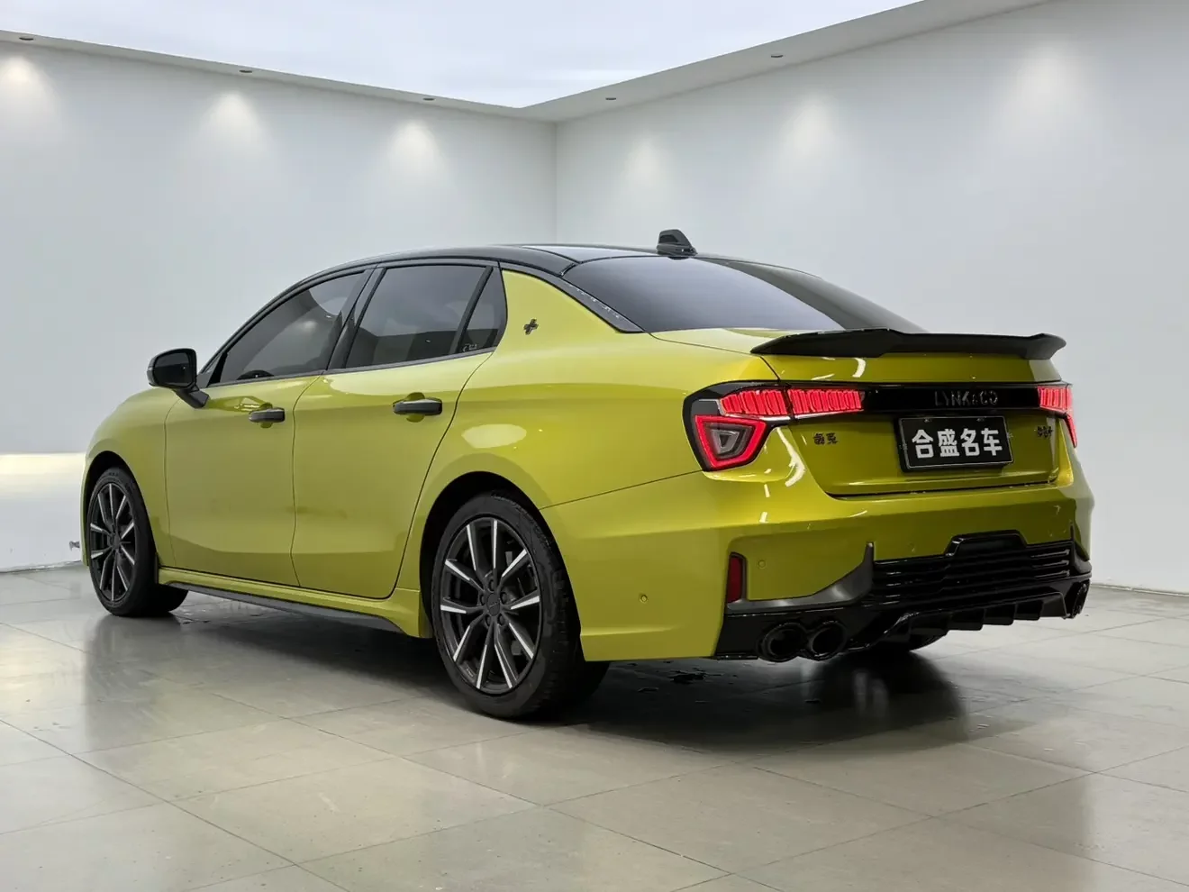 Lynk & Co 03
