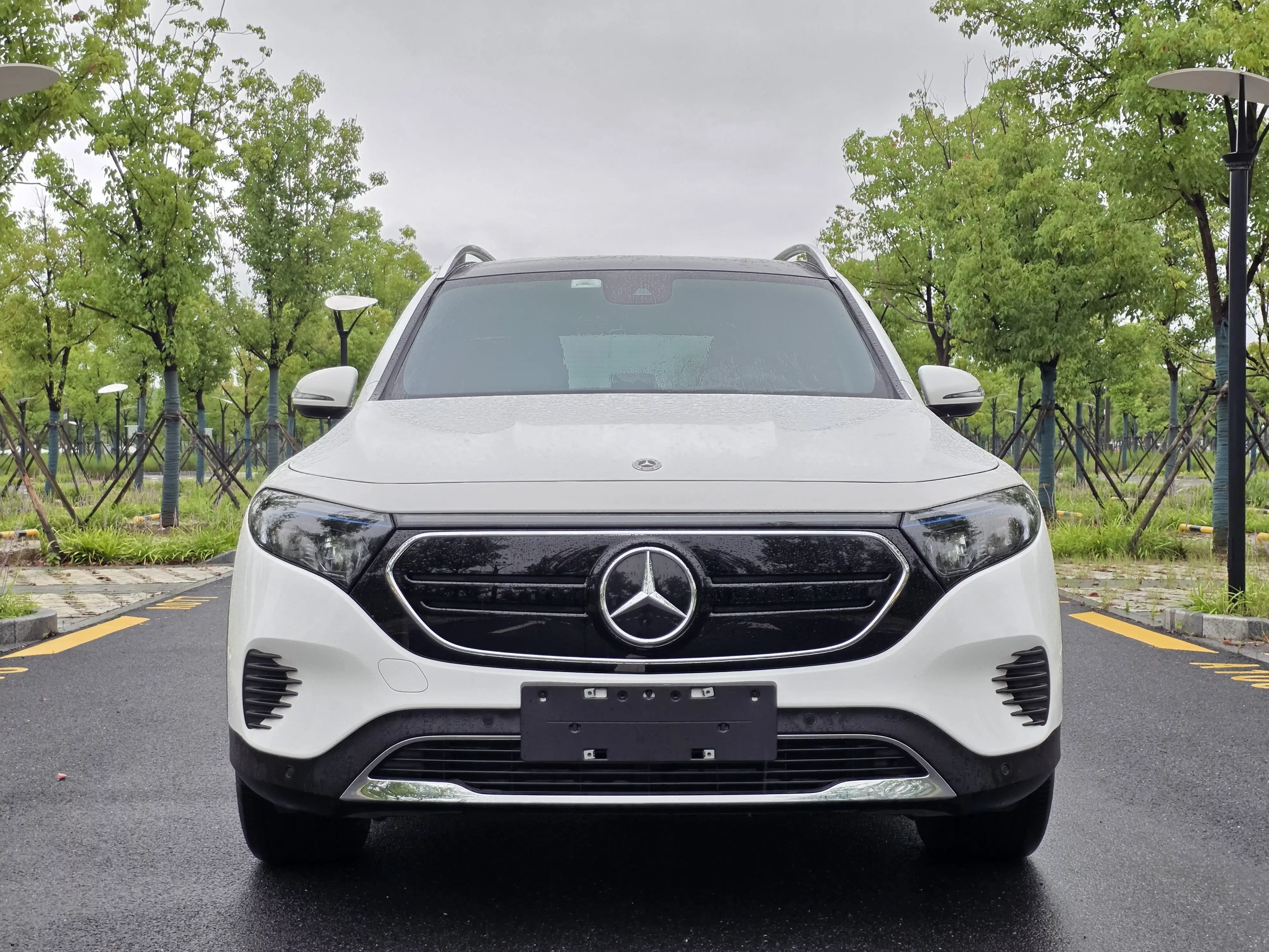 Mercedes-Benz EQB