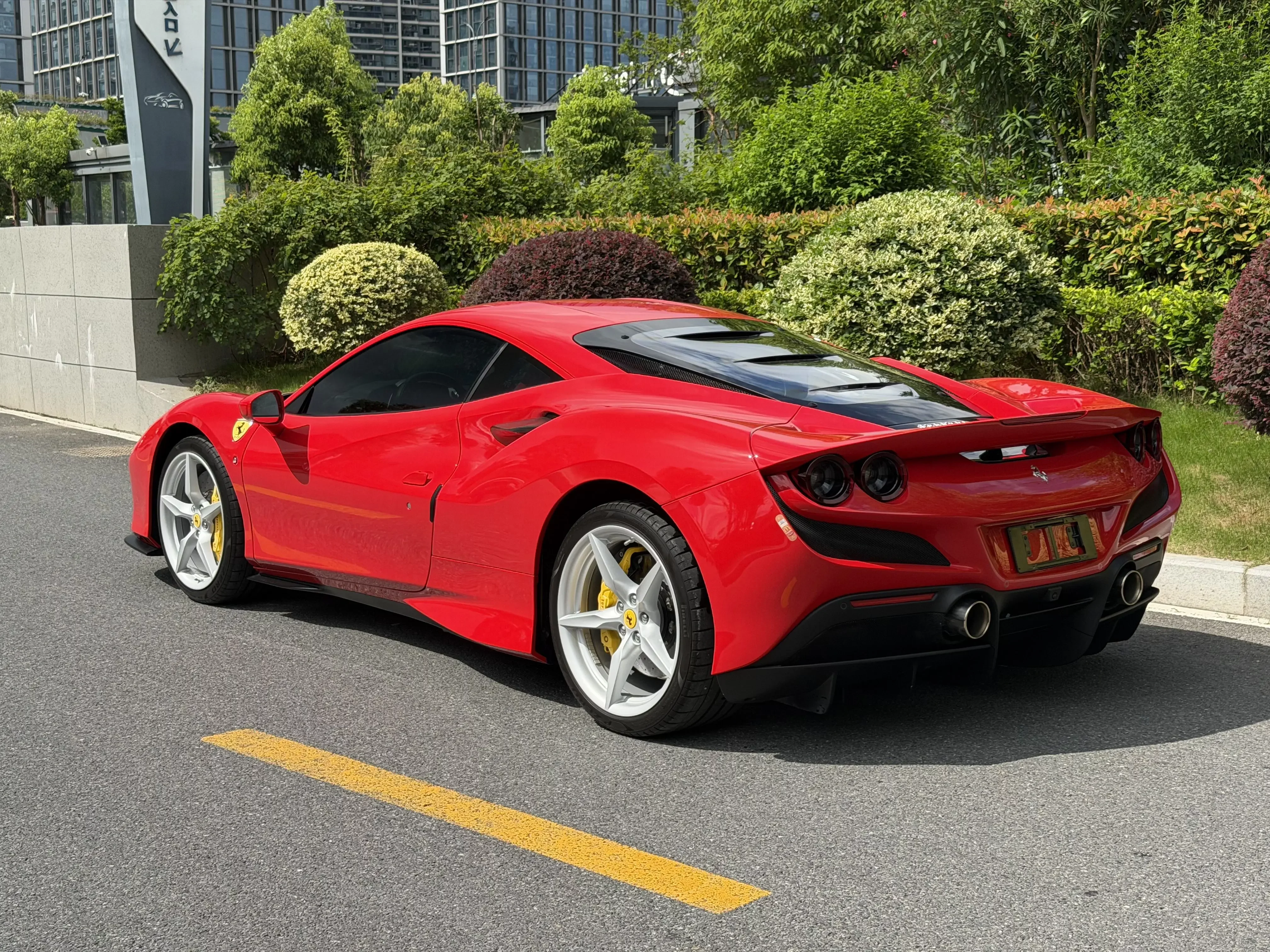 Ferrari F8