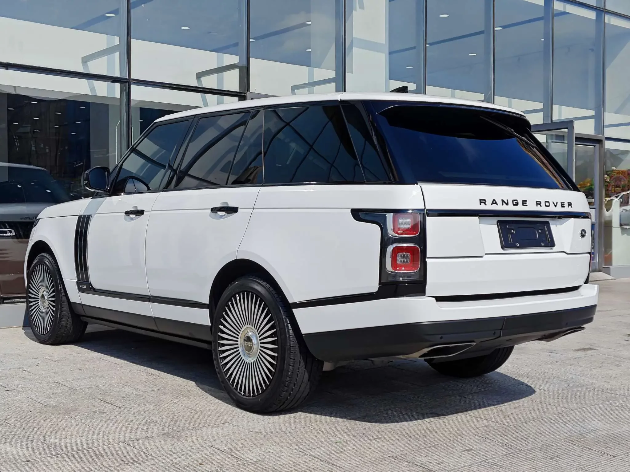 Land Rover range rover