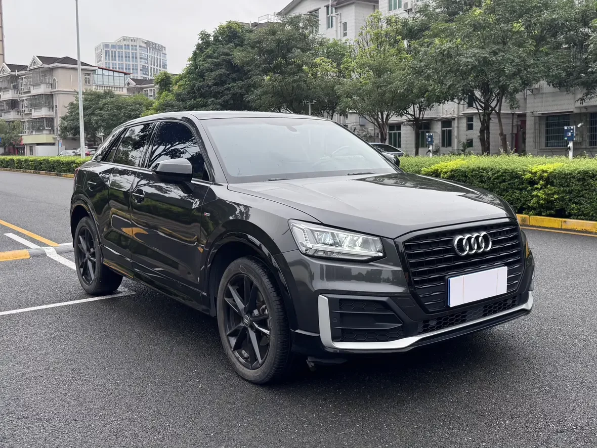 Audi Q2L