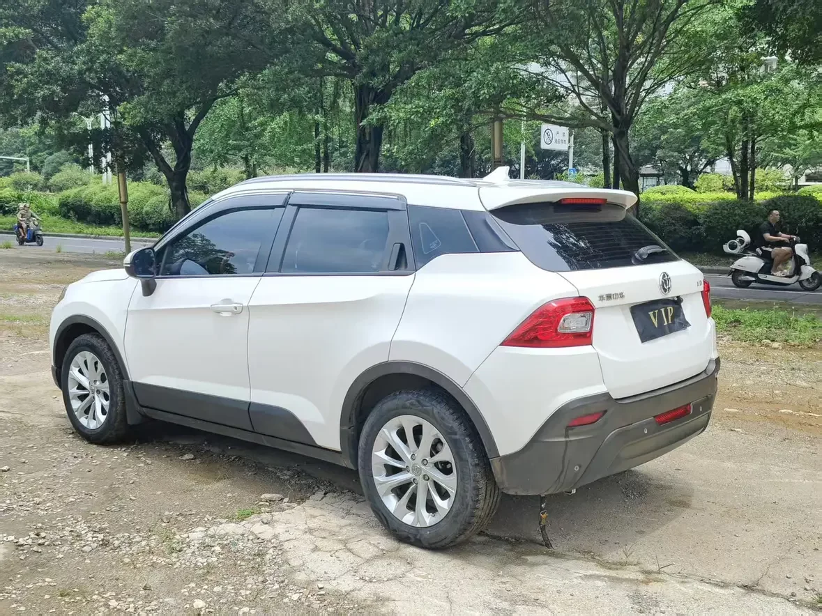 Brilliance China V3