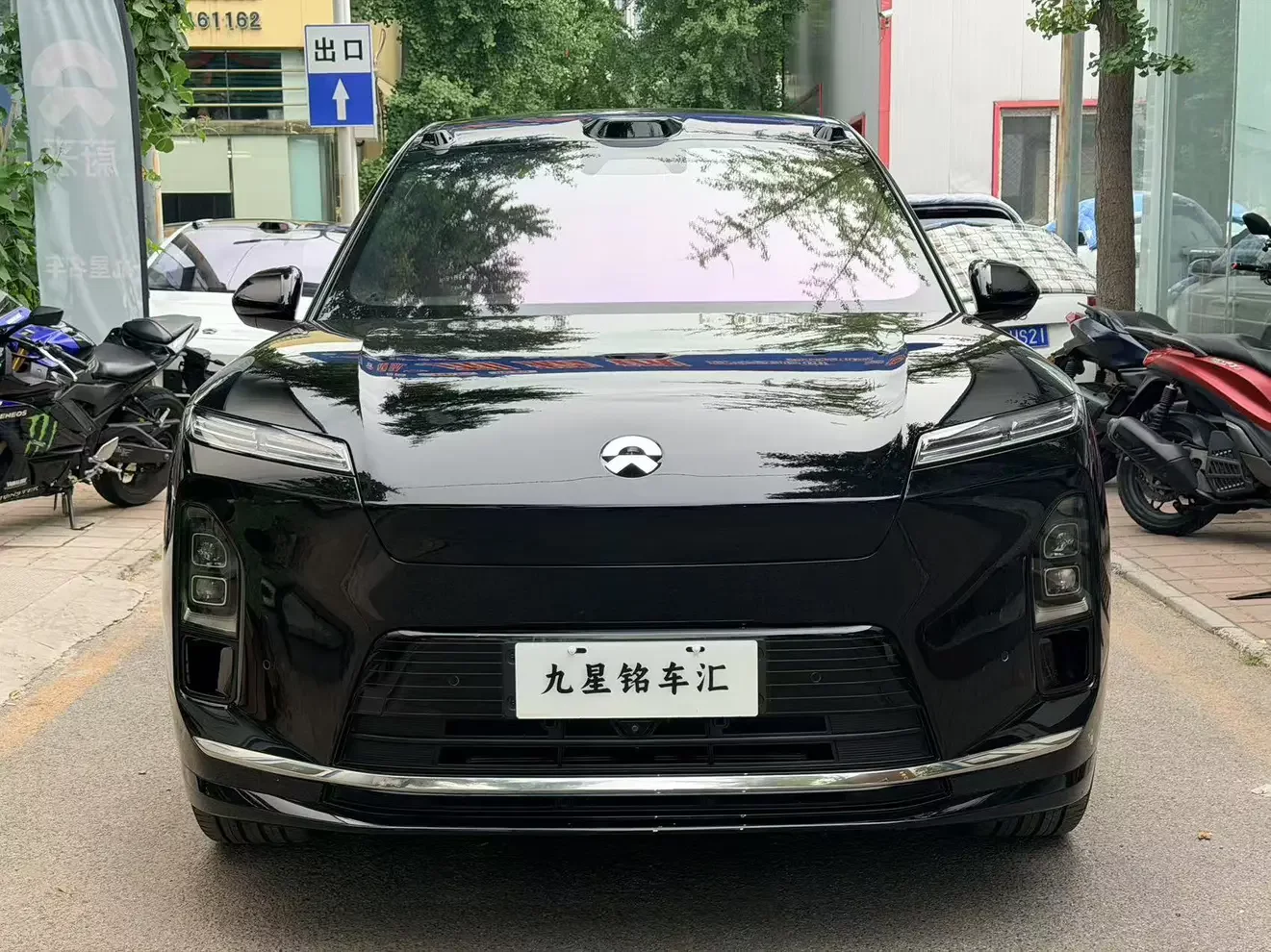 NIO ES8