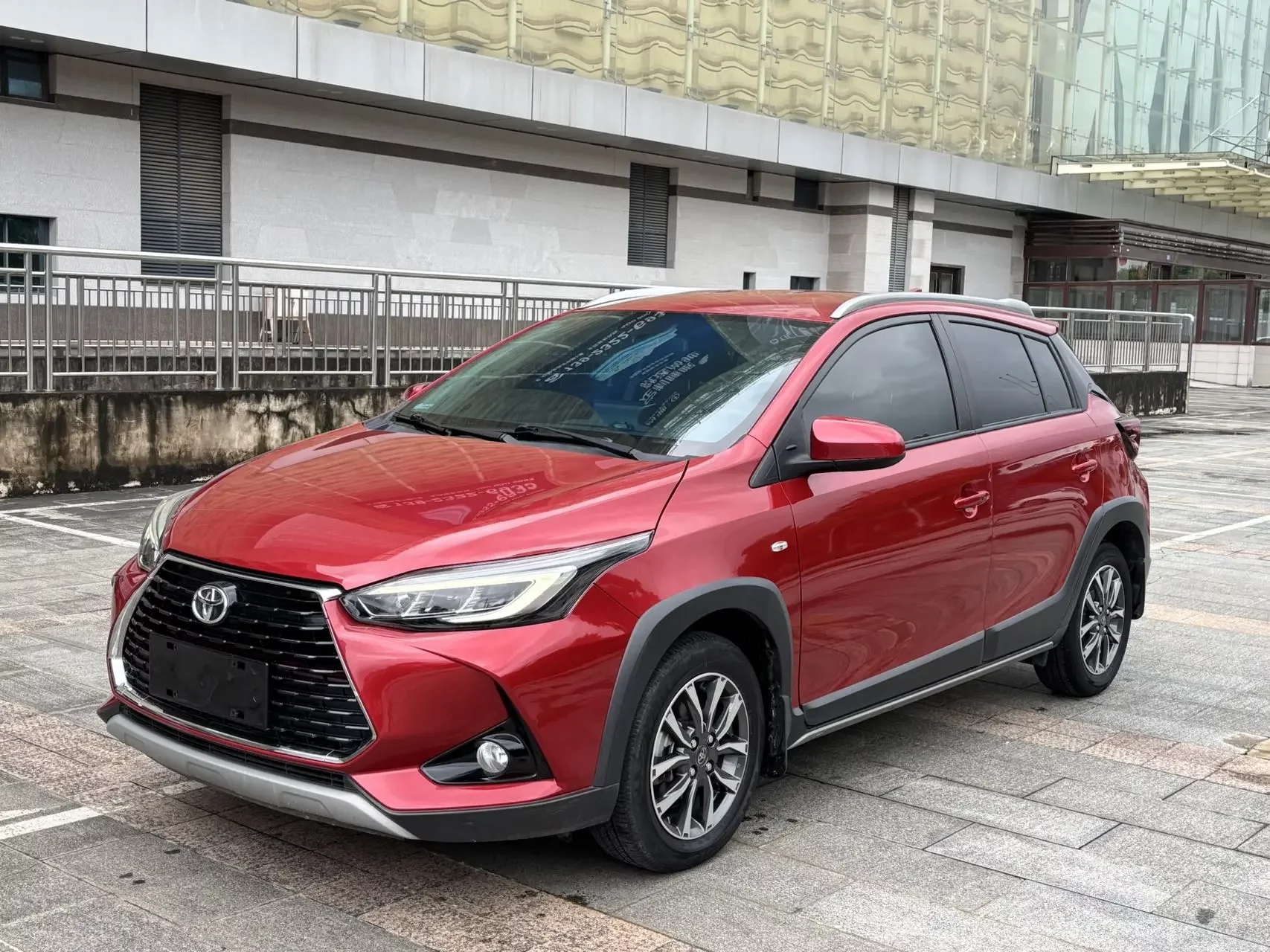 Toyota Yaris L