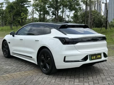 ZEEKR 001