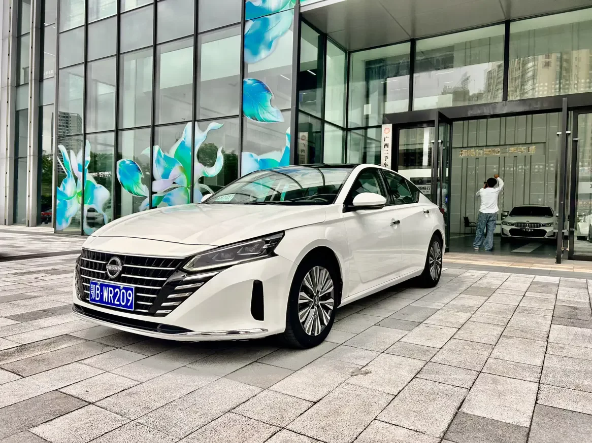 NISSAN TEANA
