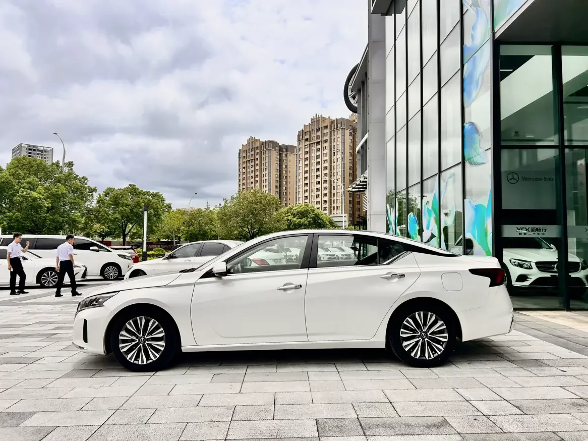 Nissan Altima