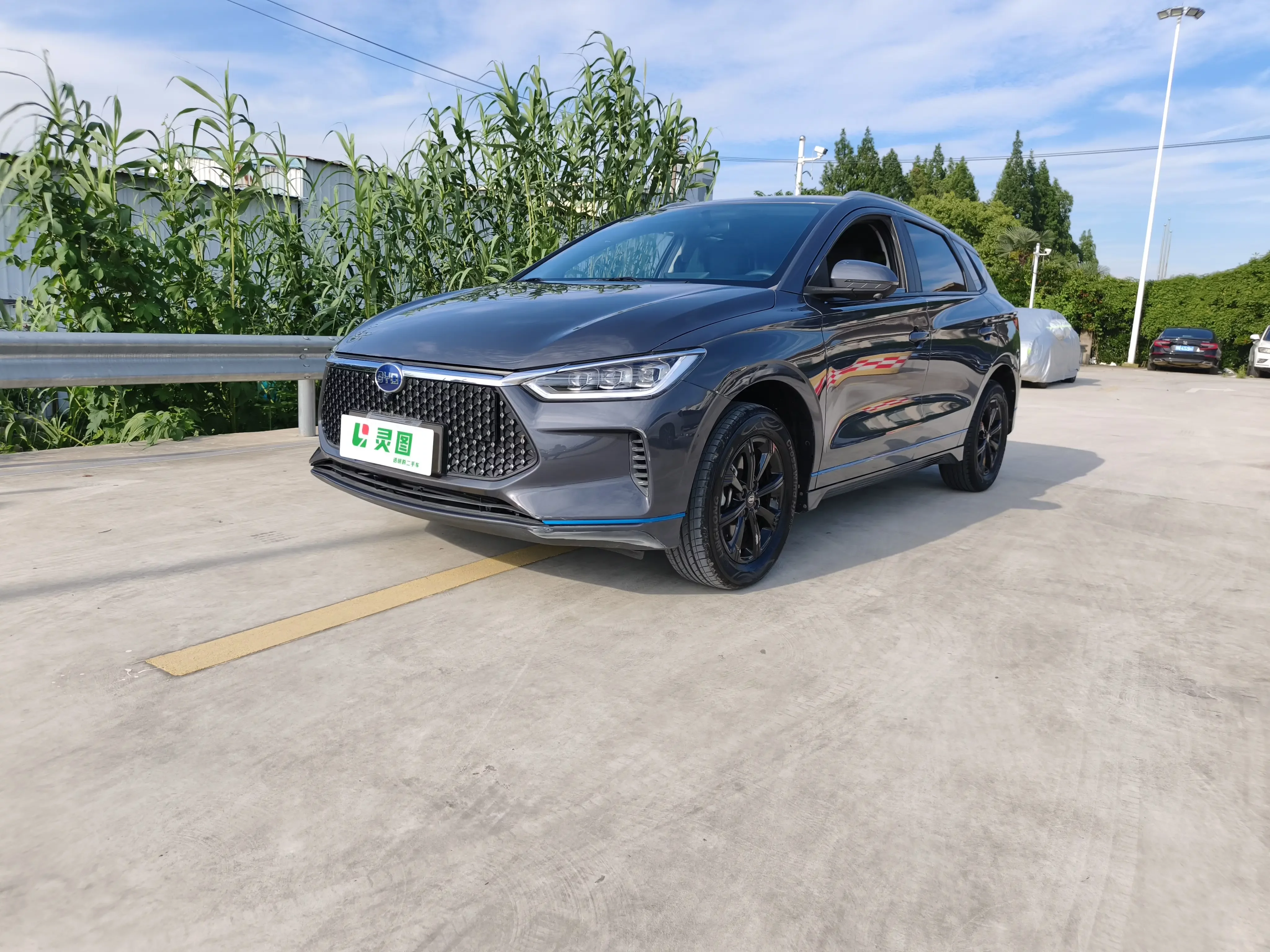 BYD e2