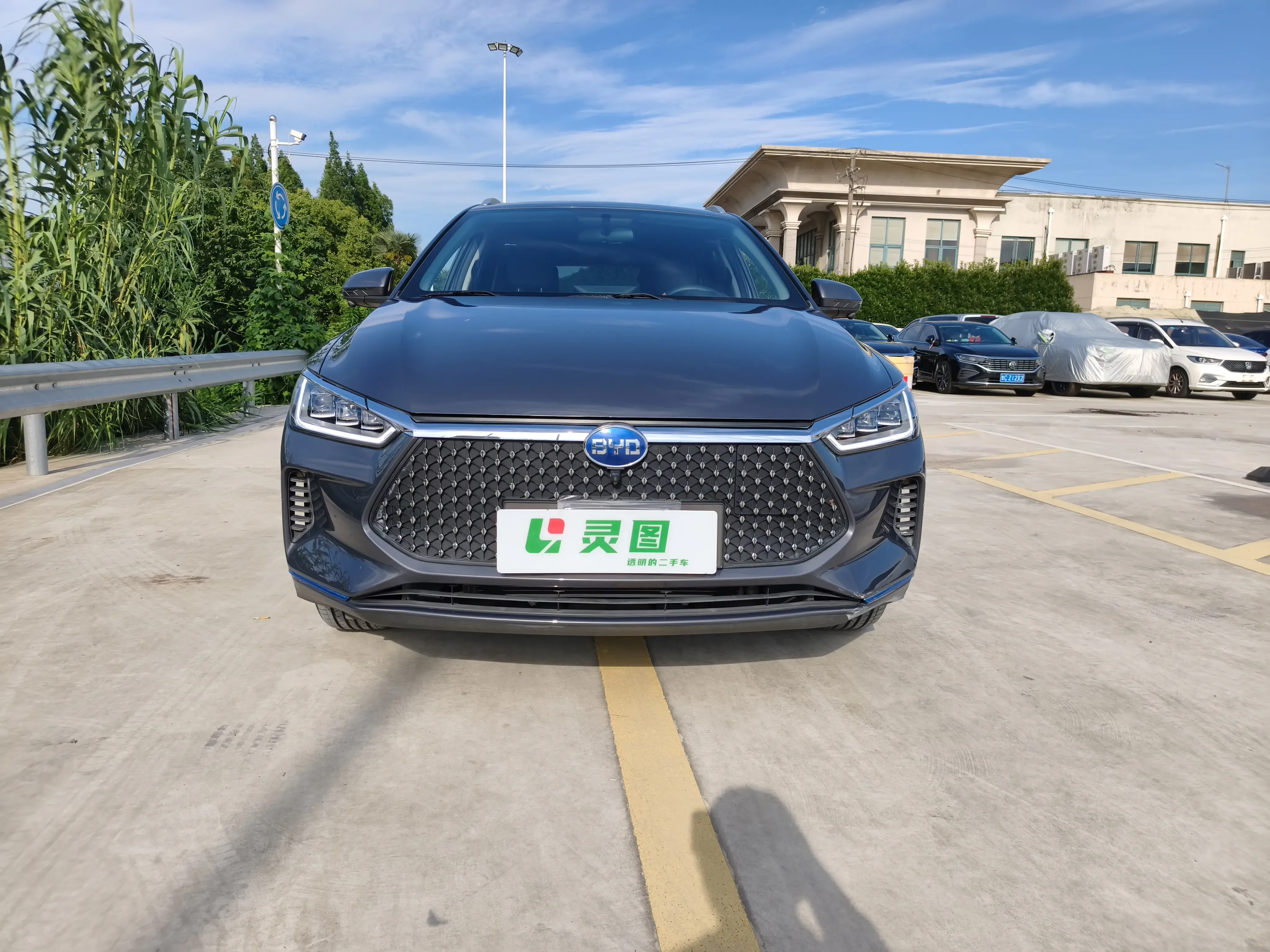 BYD e2