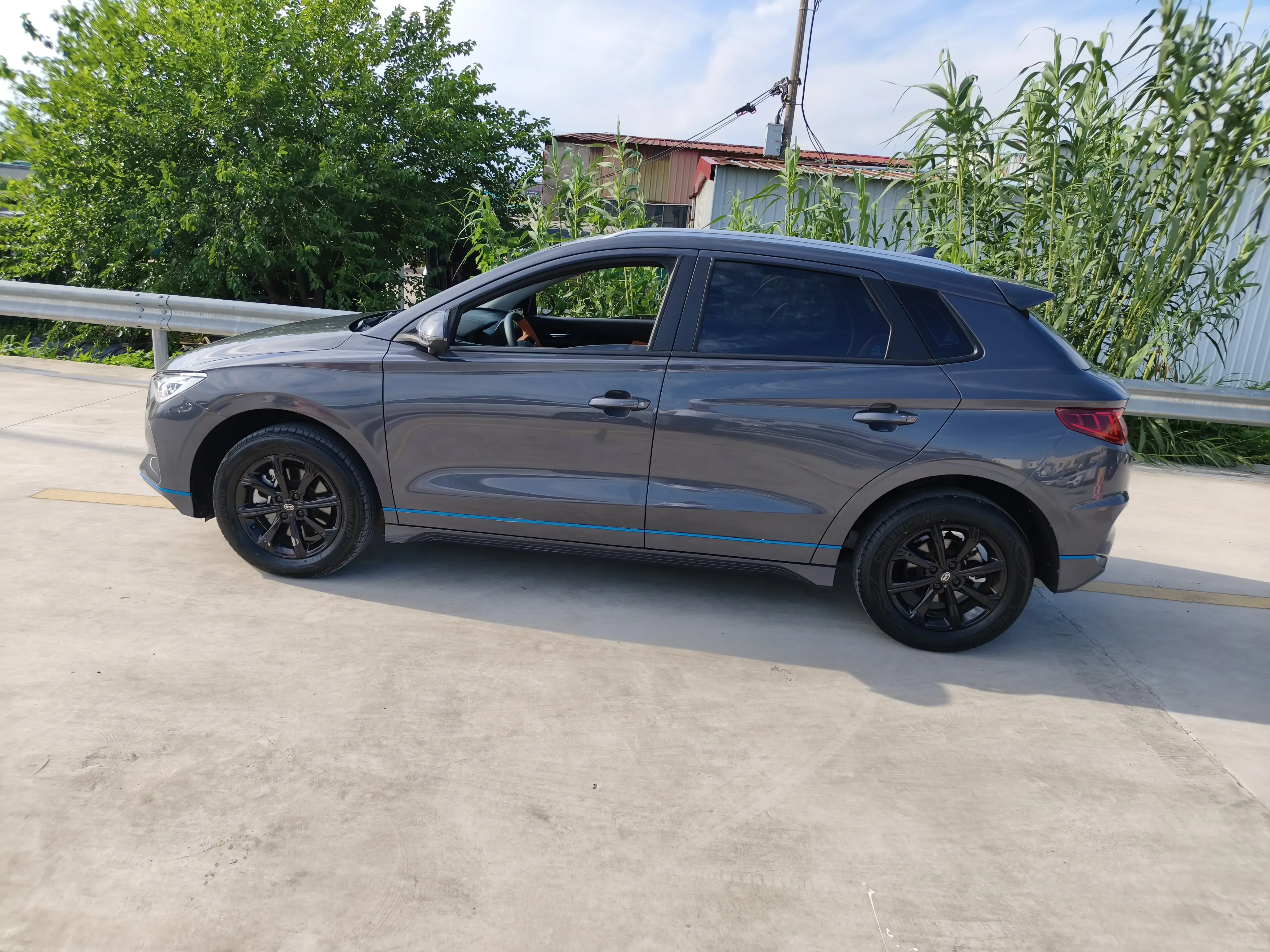 BYD e2