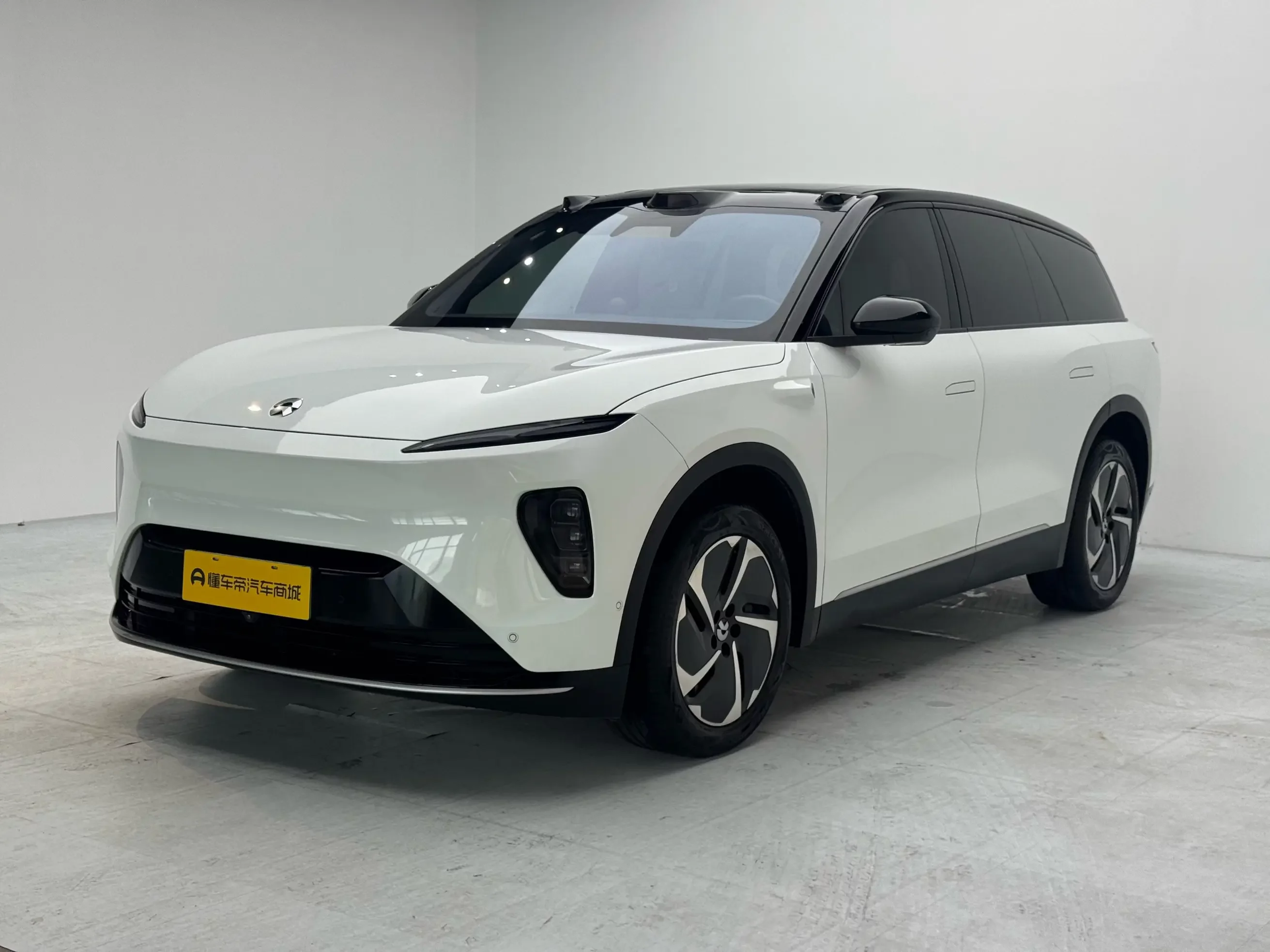 NIO ES8