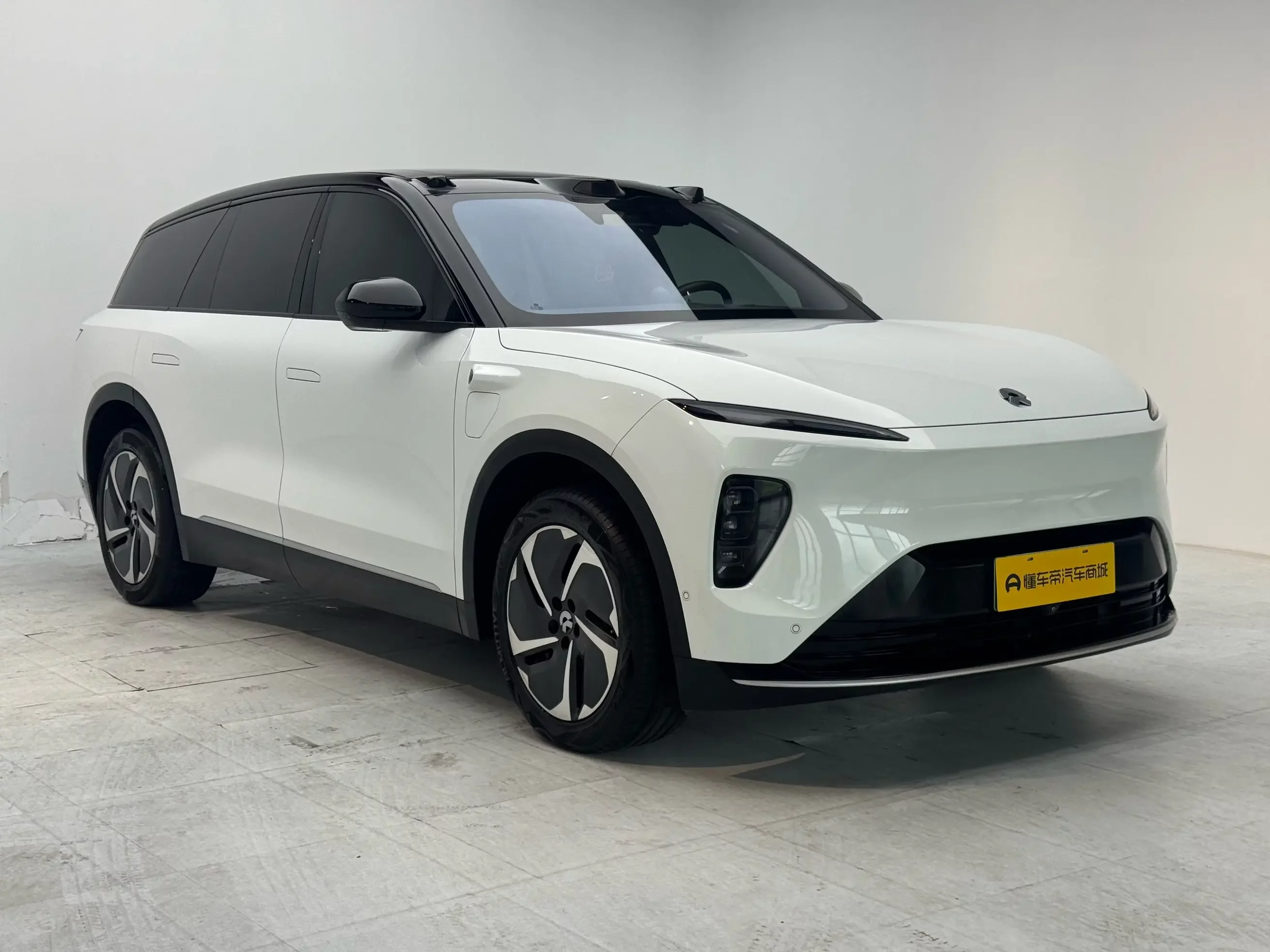 NIO ES8