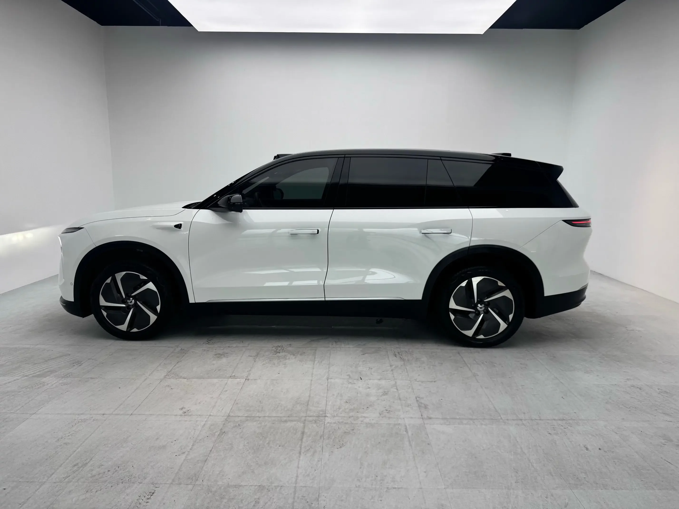 NIO ES8