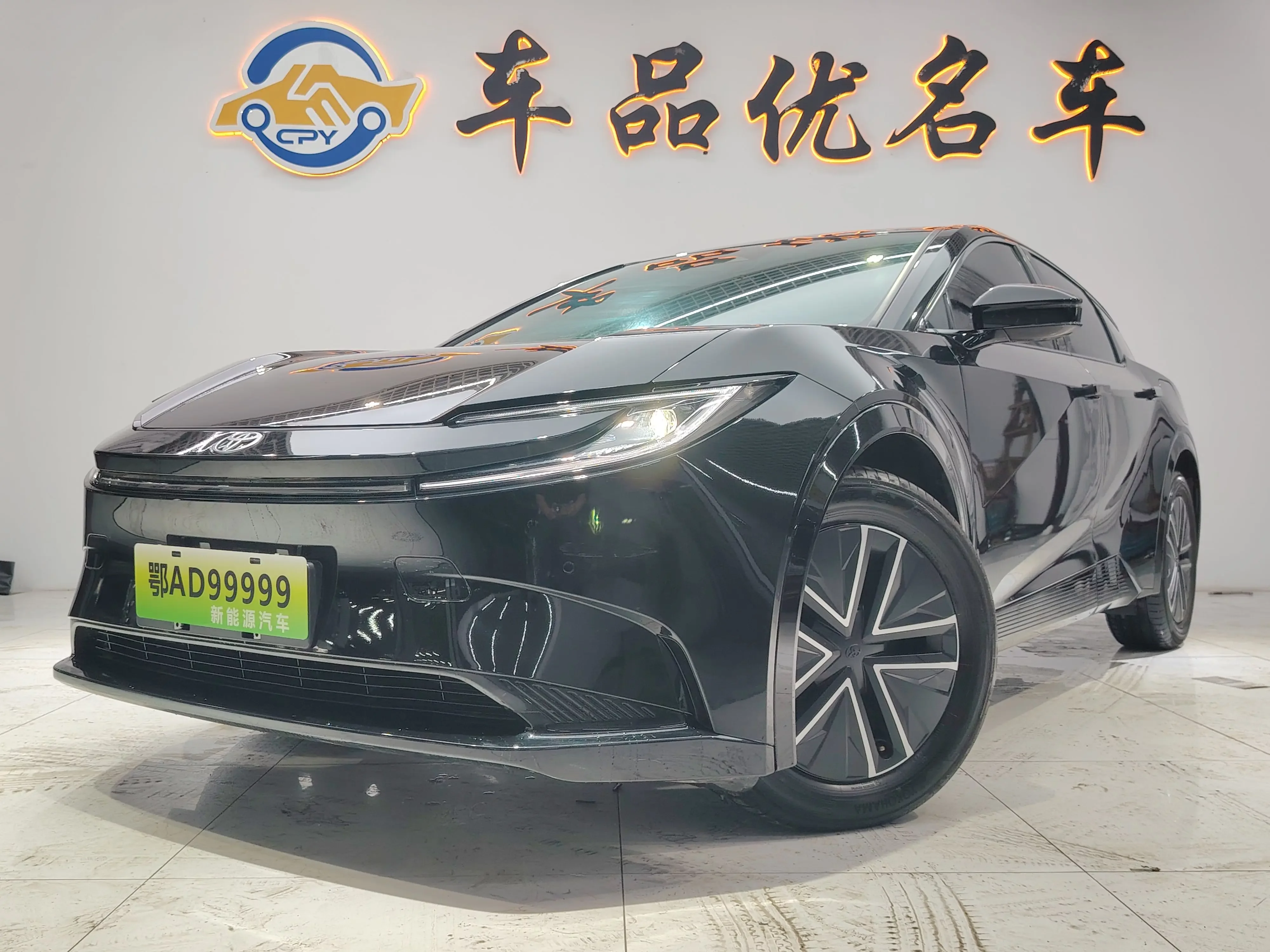 Toyota bZ5  из Китая