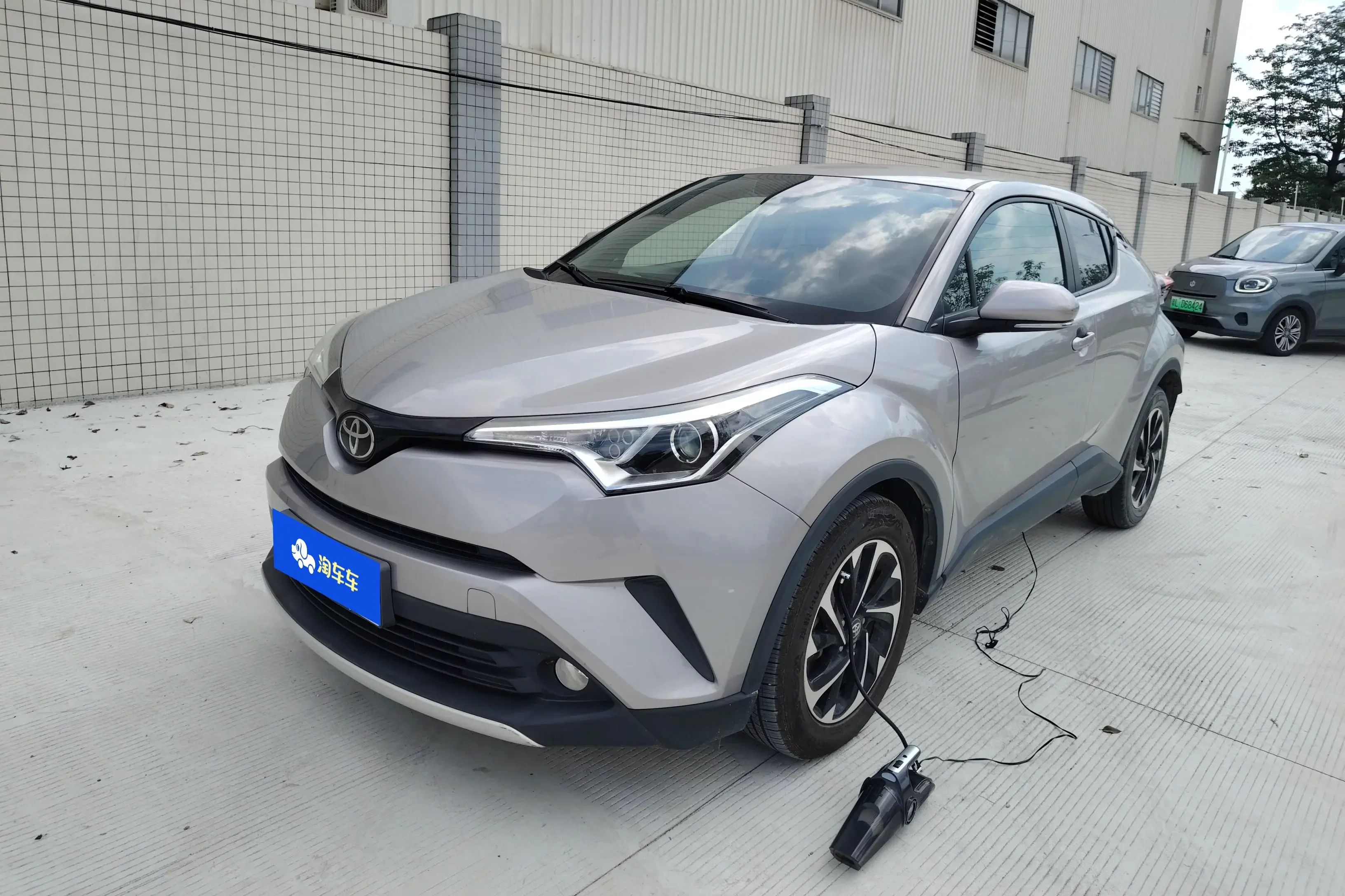 Toyota C-HR Hybrid (Yize IZOA)  из Китая