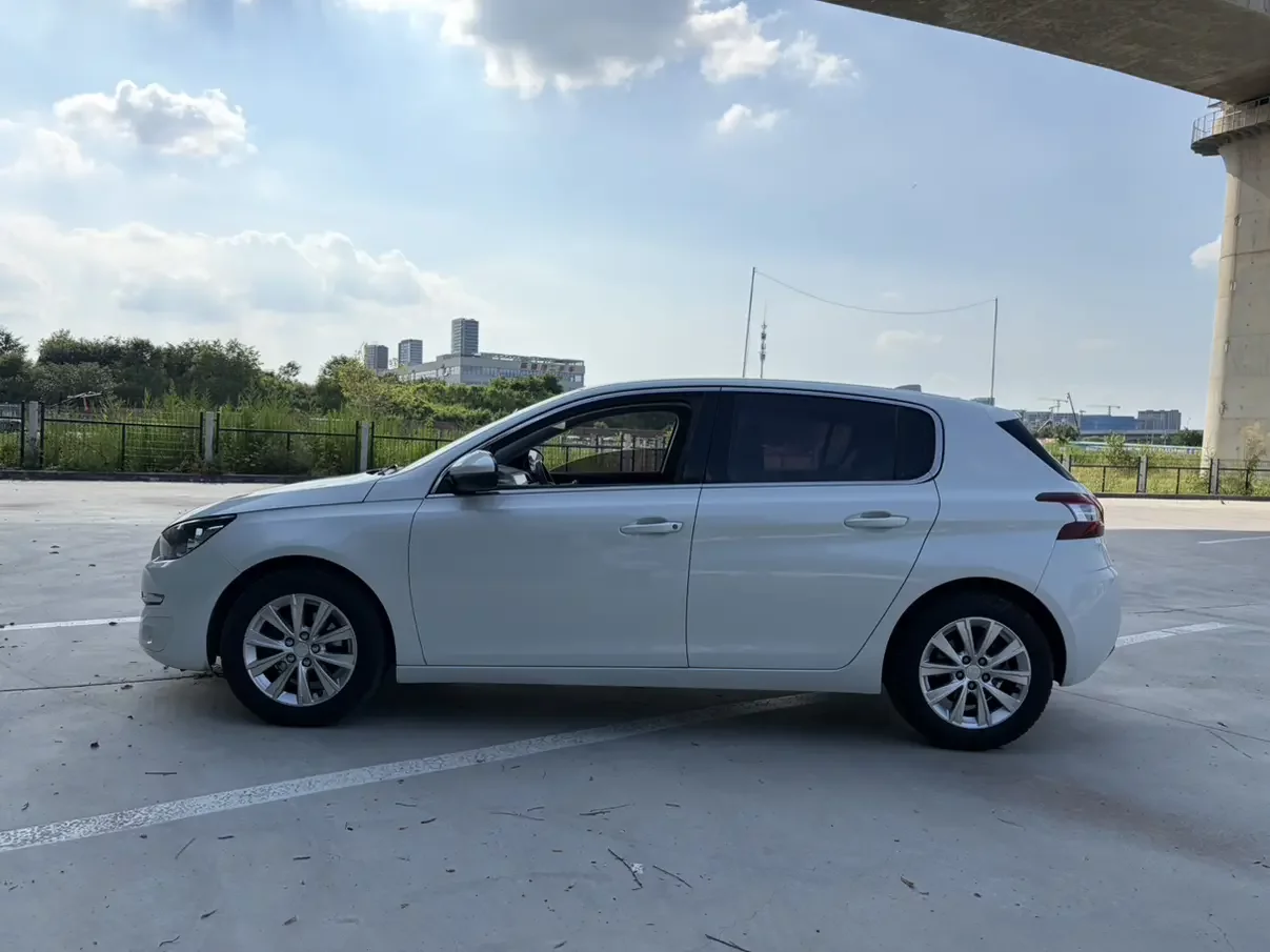 Peugeot 308S