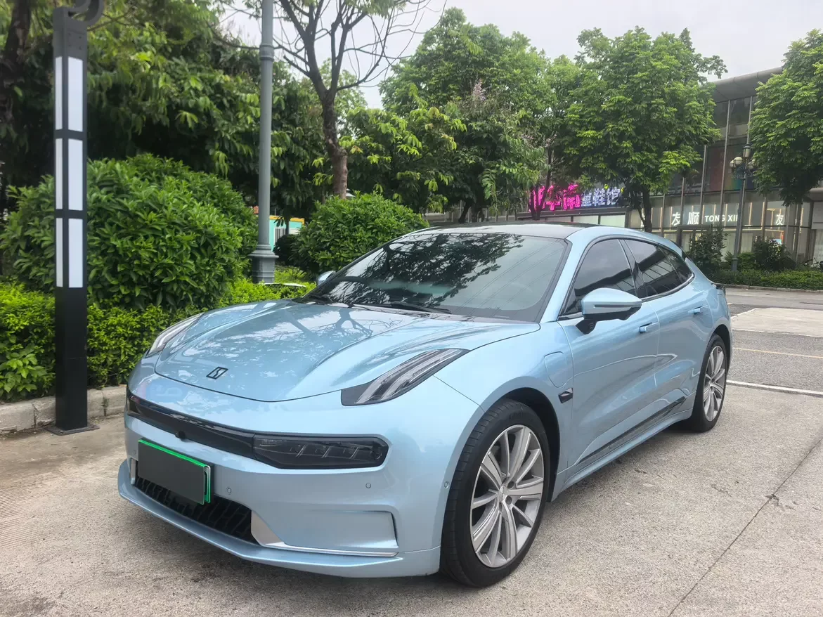 ZEEKR 001