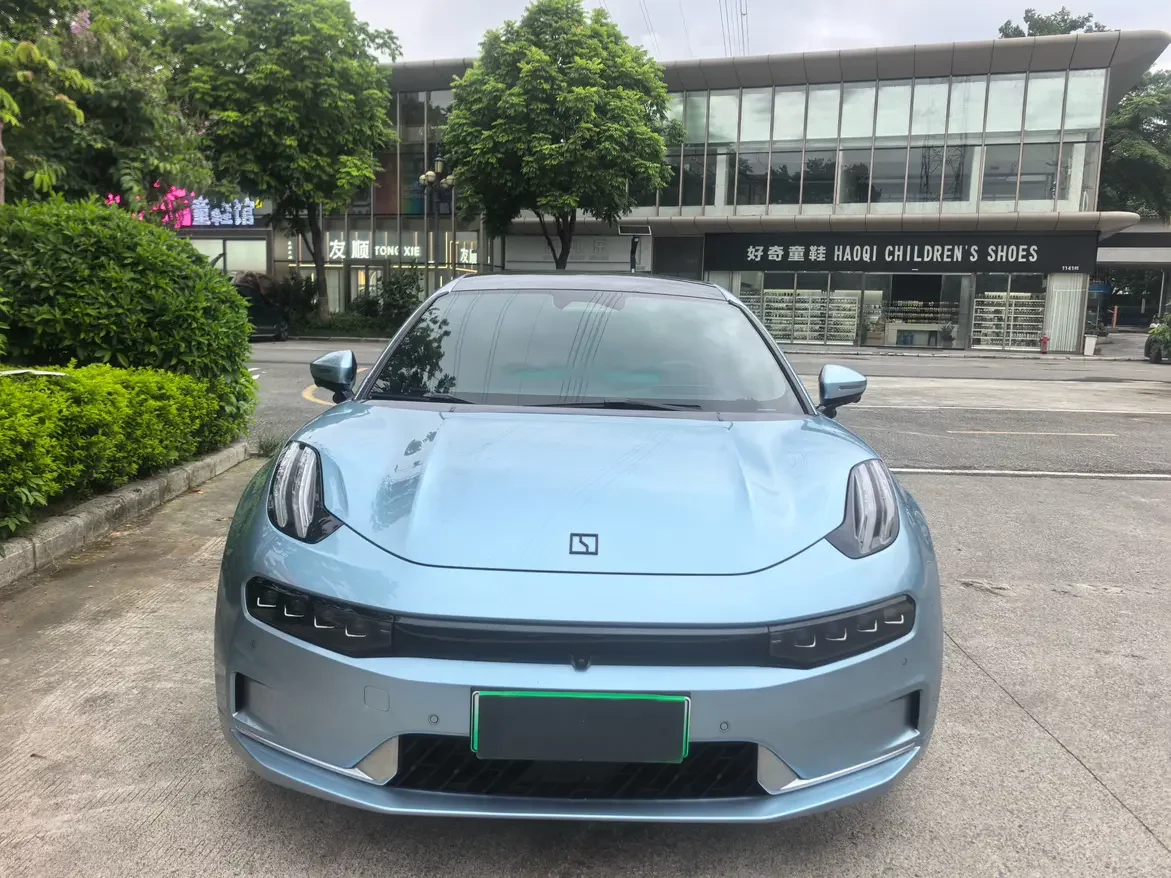 ZEEKR 001