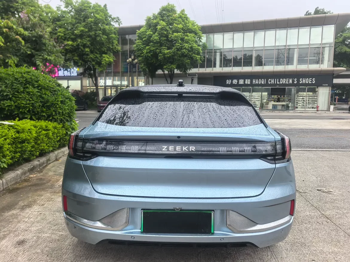 ZEEKR 001