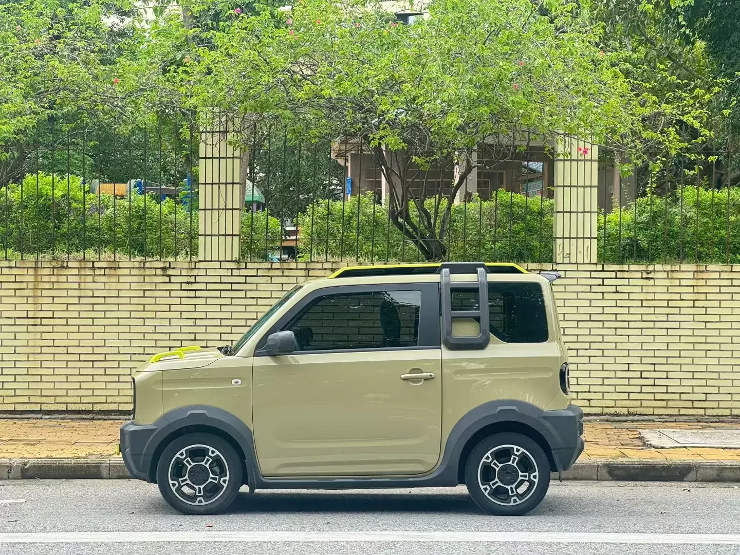 Geely panda