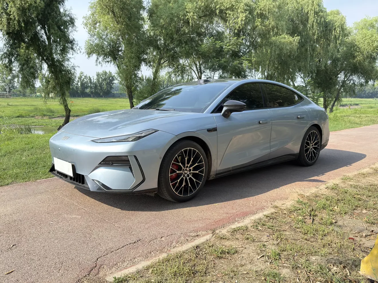Geely Galaxy E8