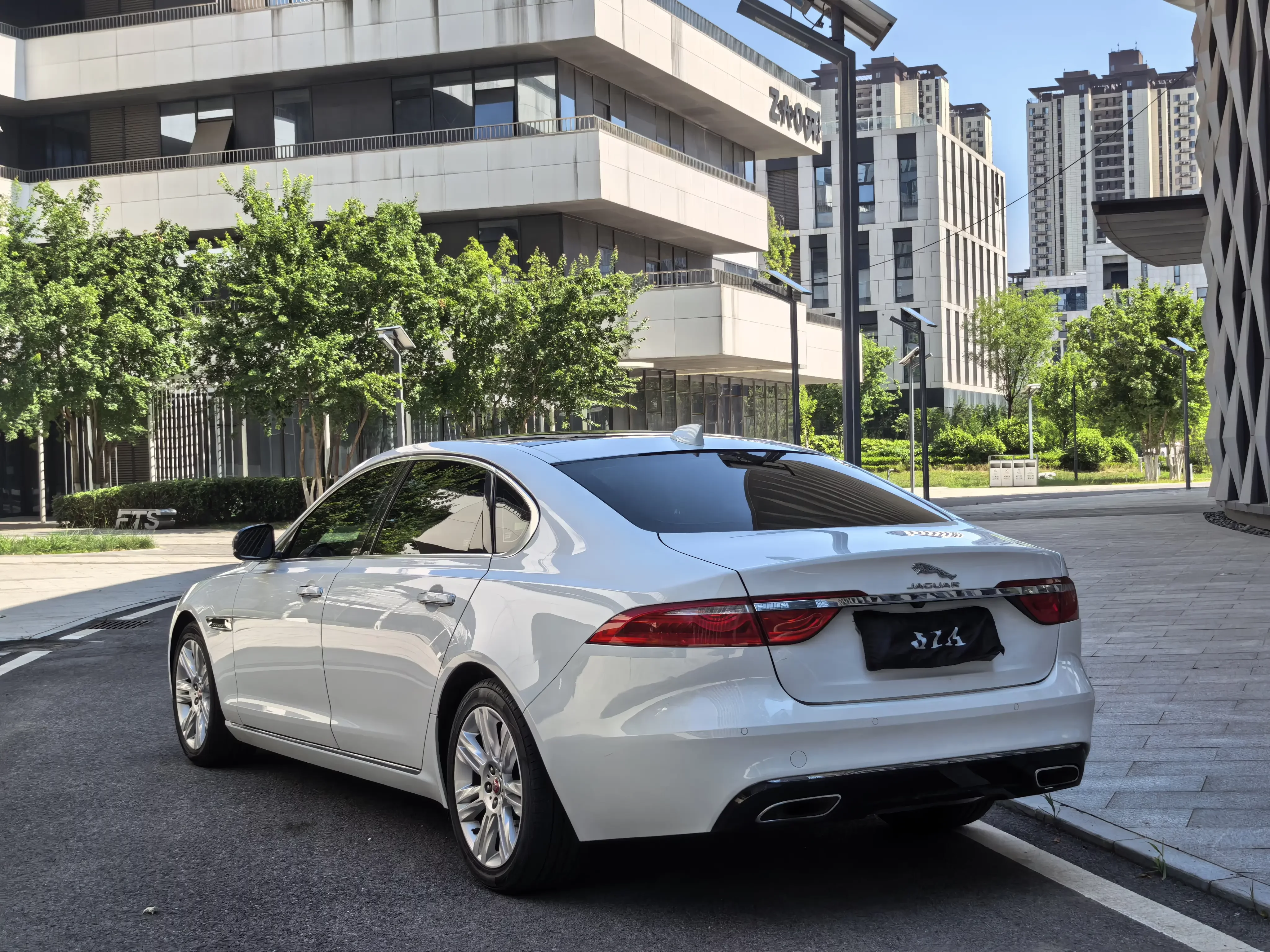 Jaguar XFL