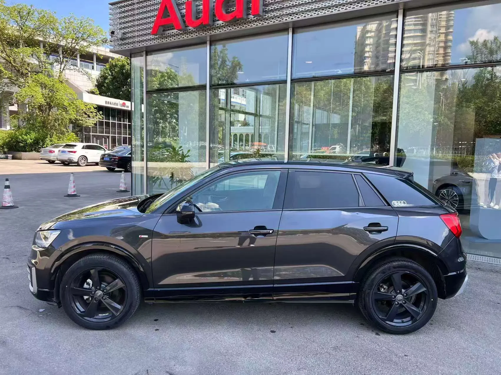 Audi Q2L