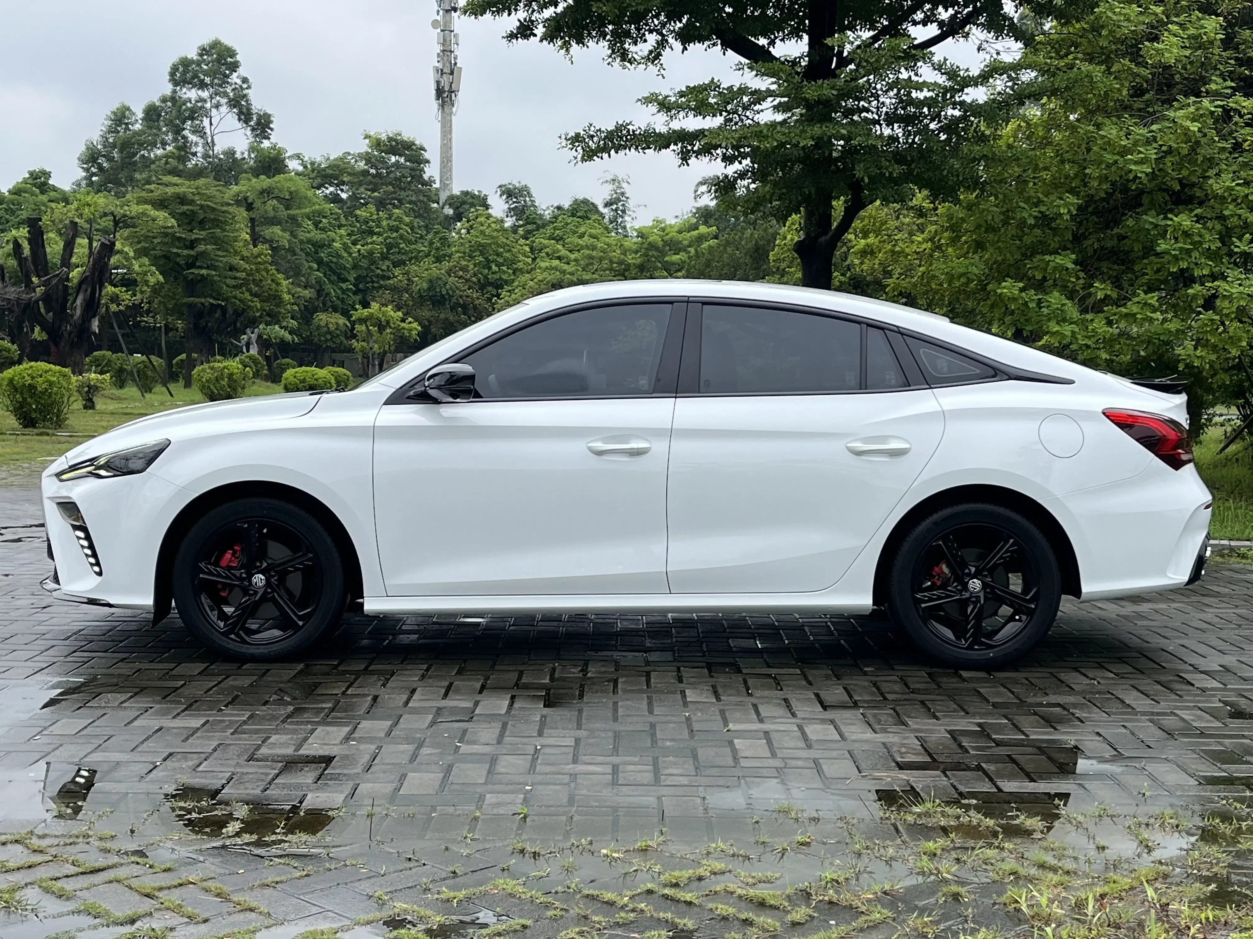 MG 5 Scorpio