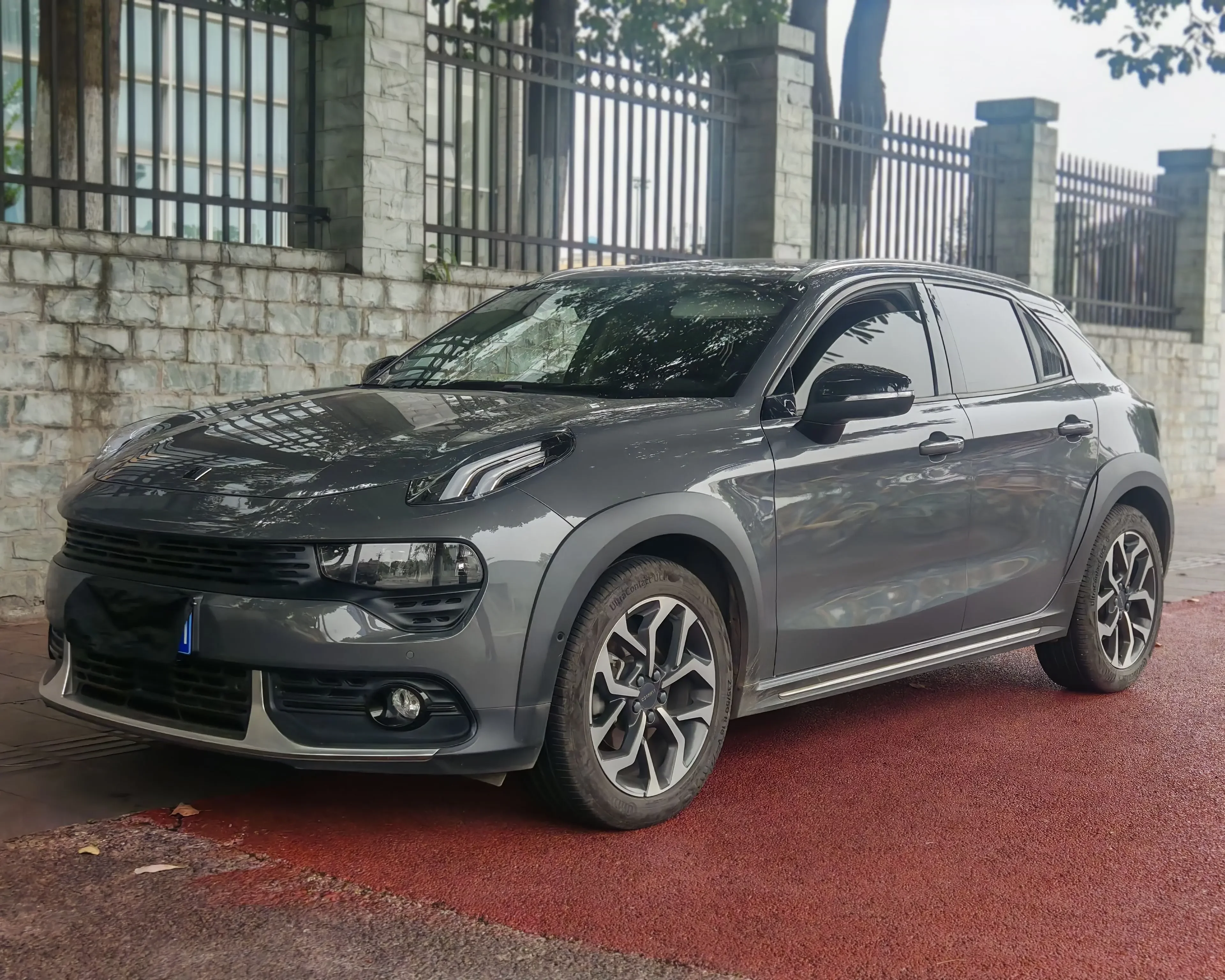 Lynk & Co 02