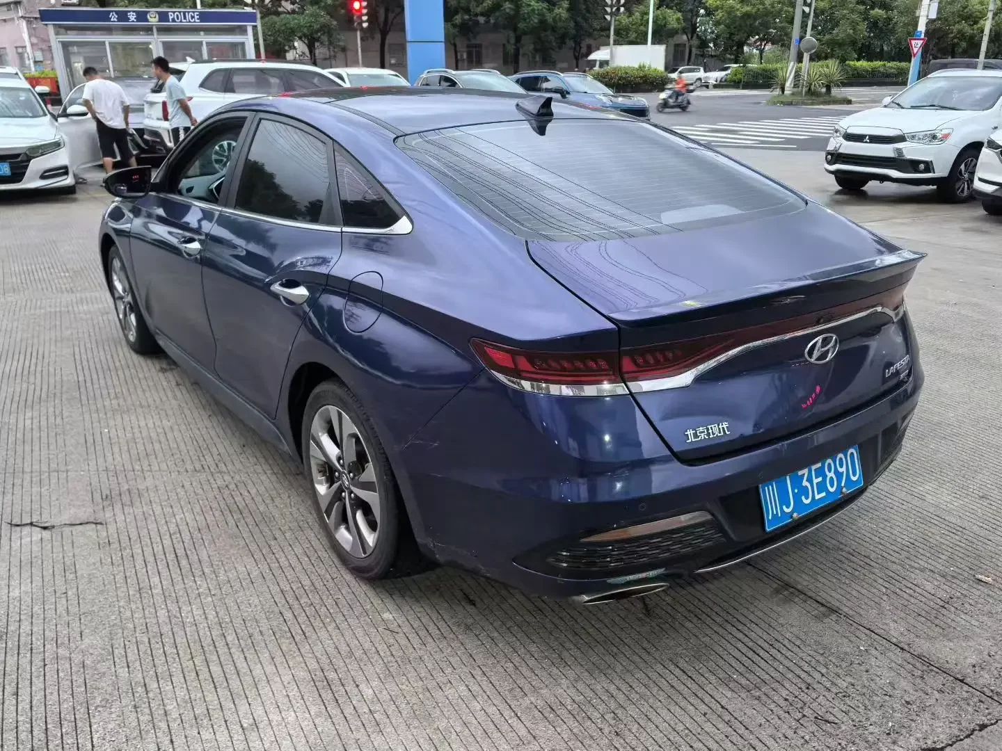 Hyundai Lafesta