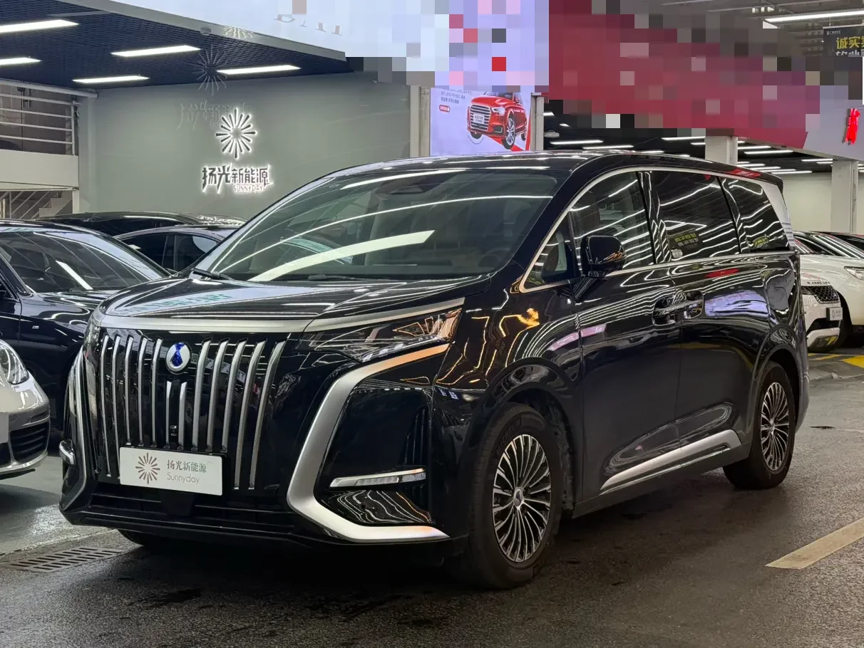 Denza D9 EV