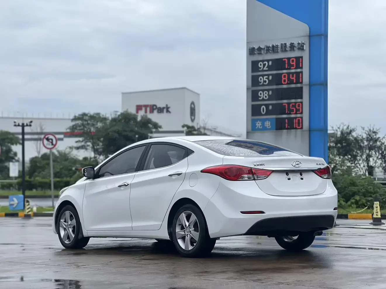 Hyundai Elantra