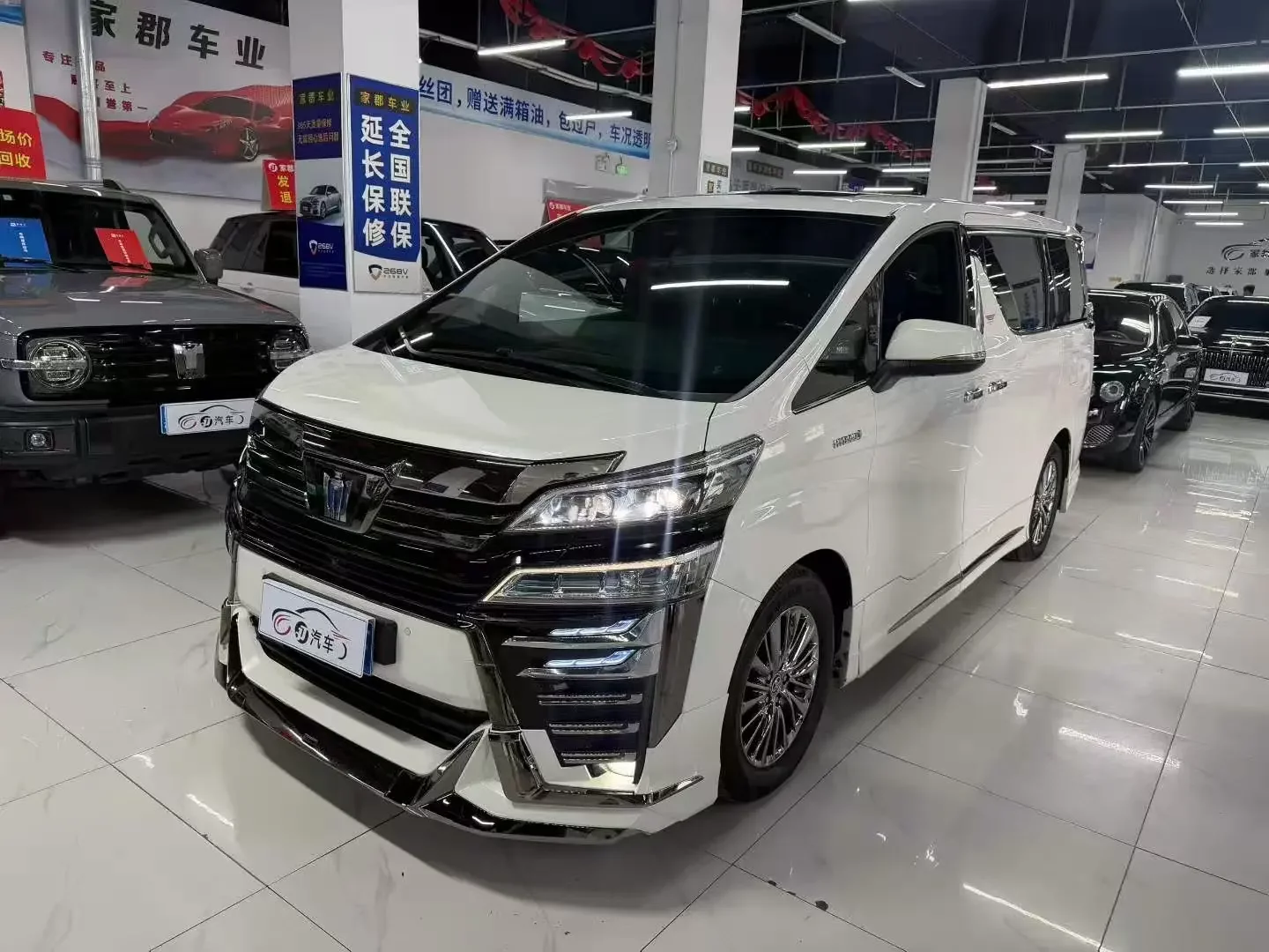 Toyota Crown Wellfire (Wilfa)  из Китая
