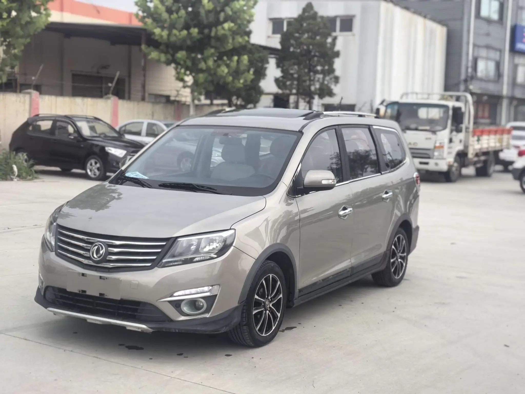 Forthing Fengxing S500  из Китая
