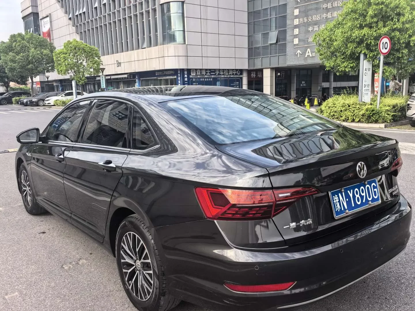 Volkswagen Sagitar