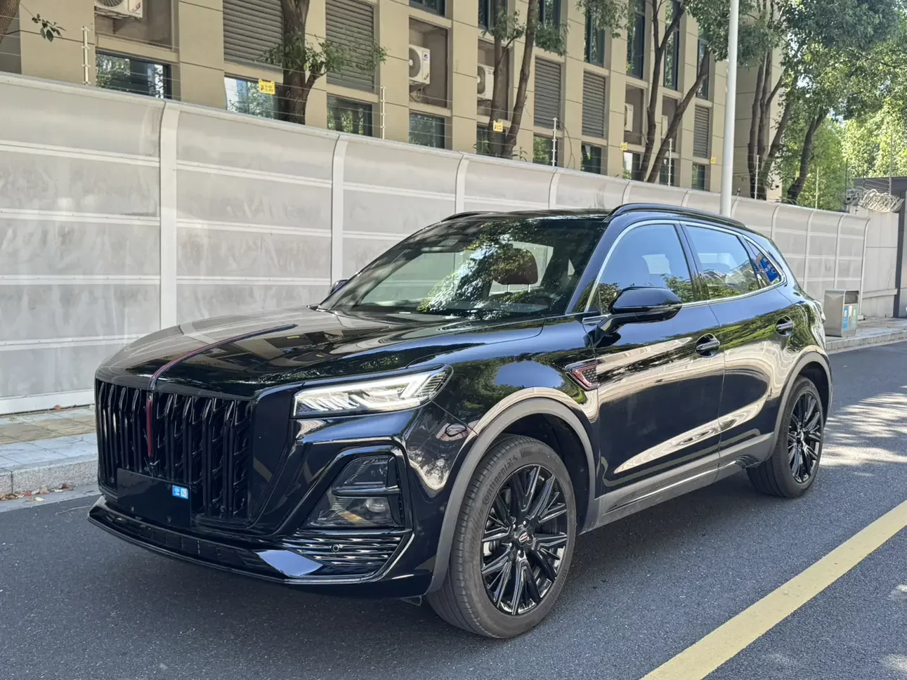 Hongqi HS5