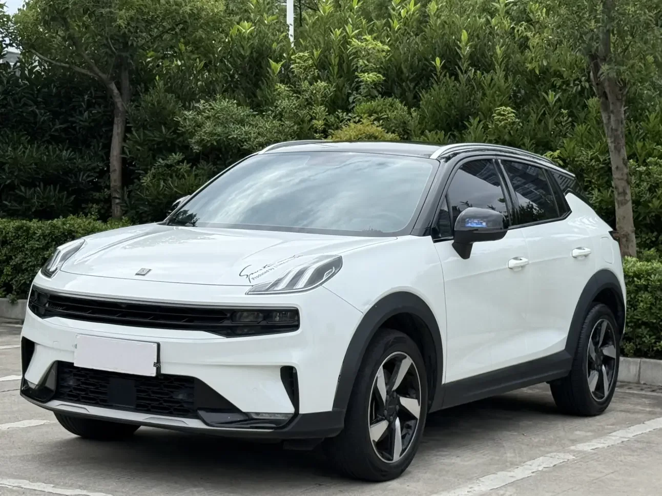 Lynk & Co 06