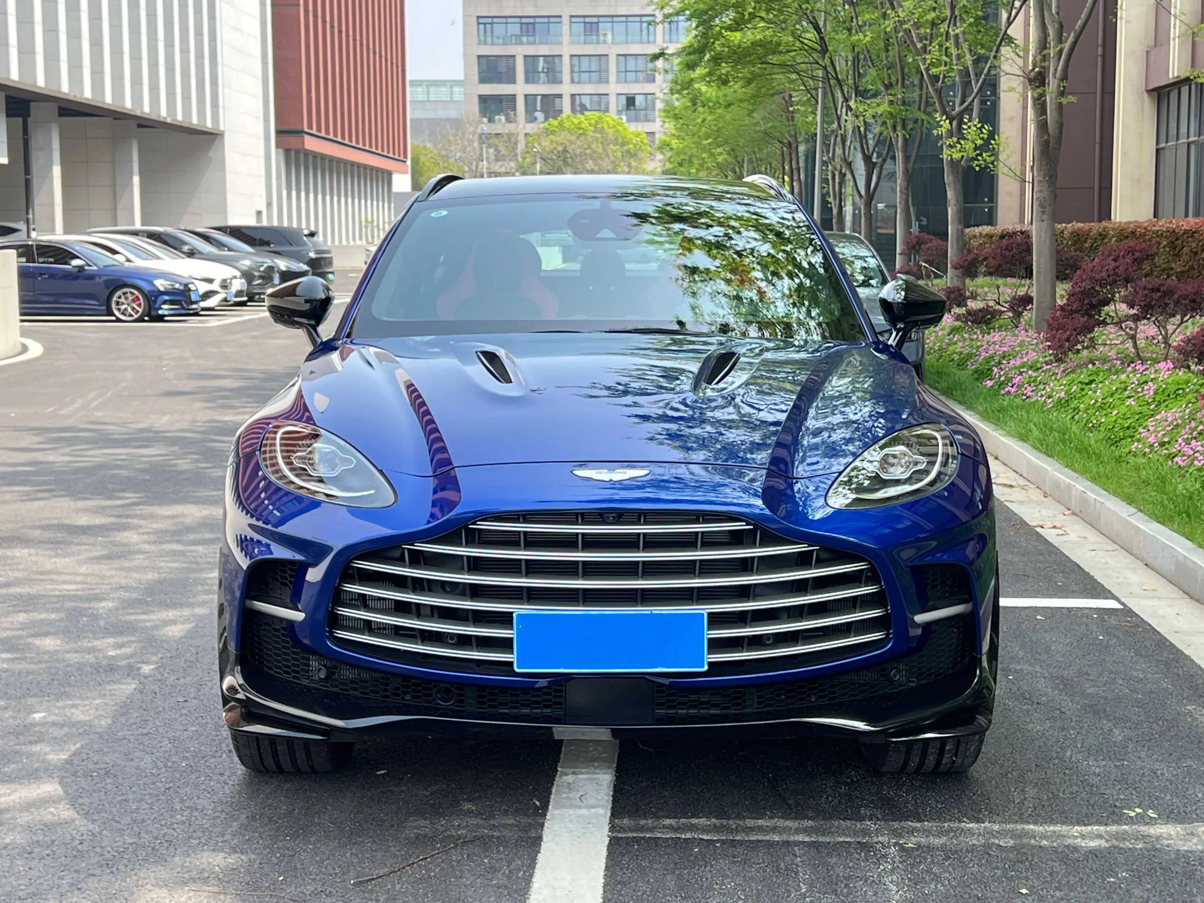 Aston Martin DBX