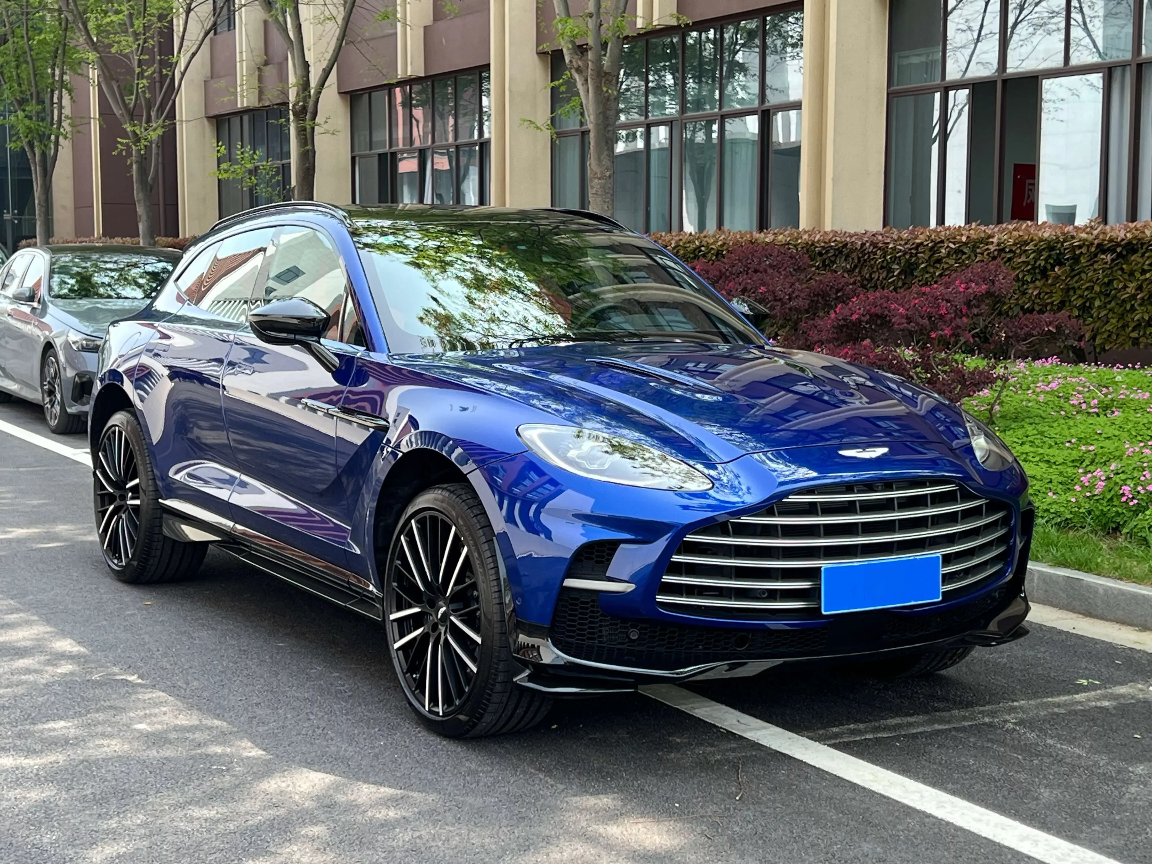 Aston Martin DBX