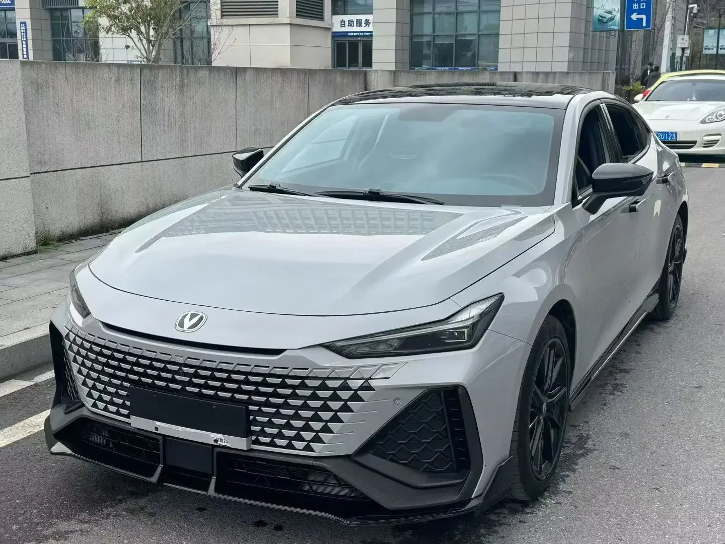 Changan UNI-V