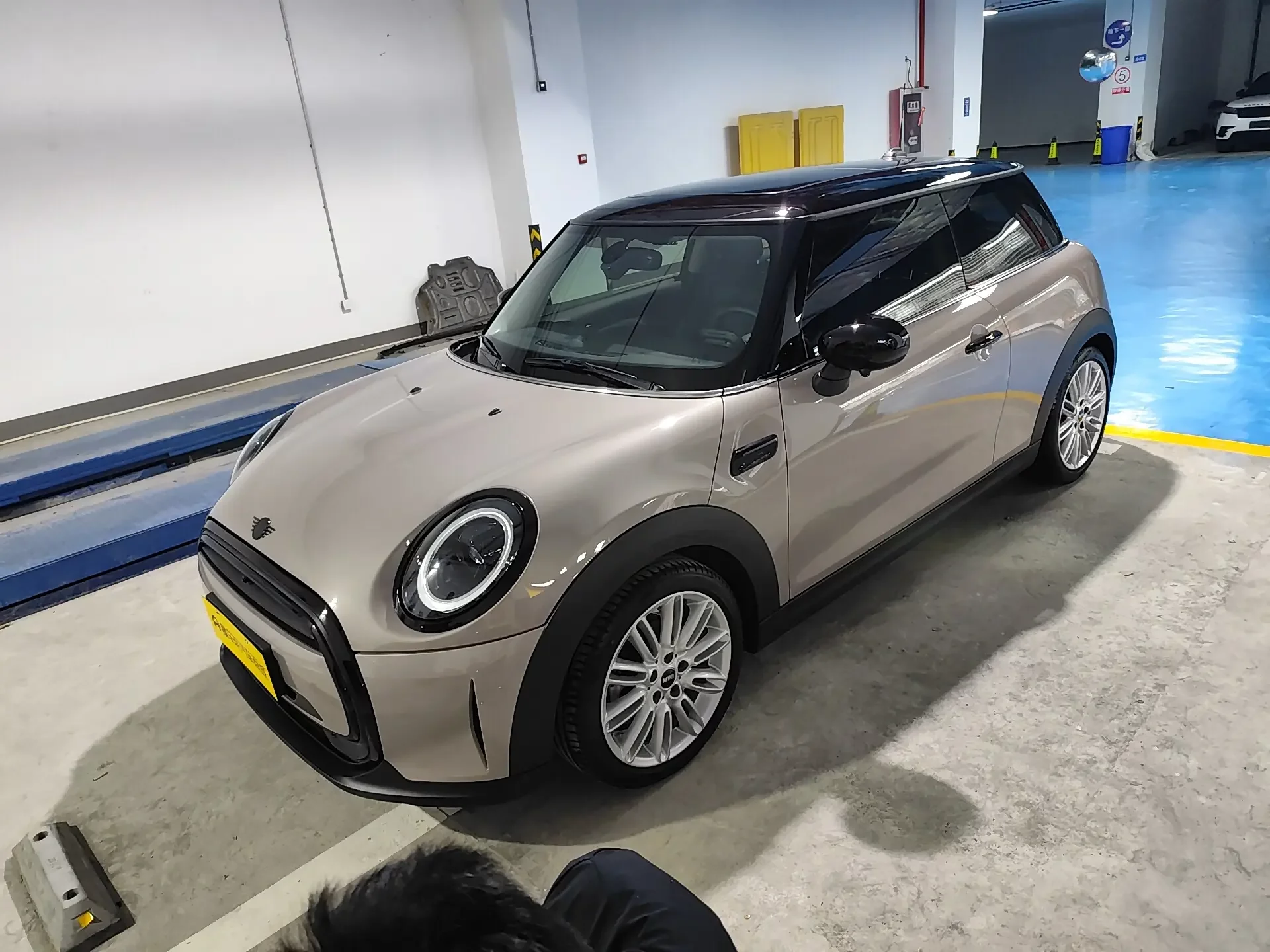 MINI 