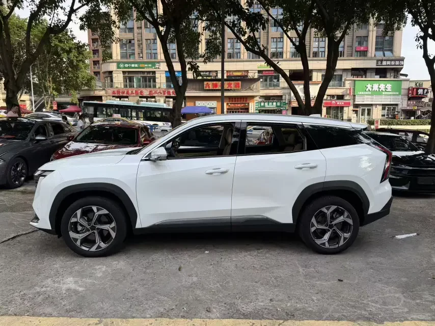 Geely Atlas L