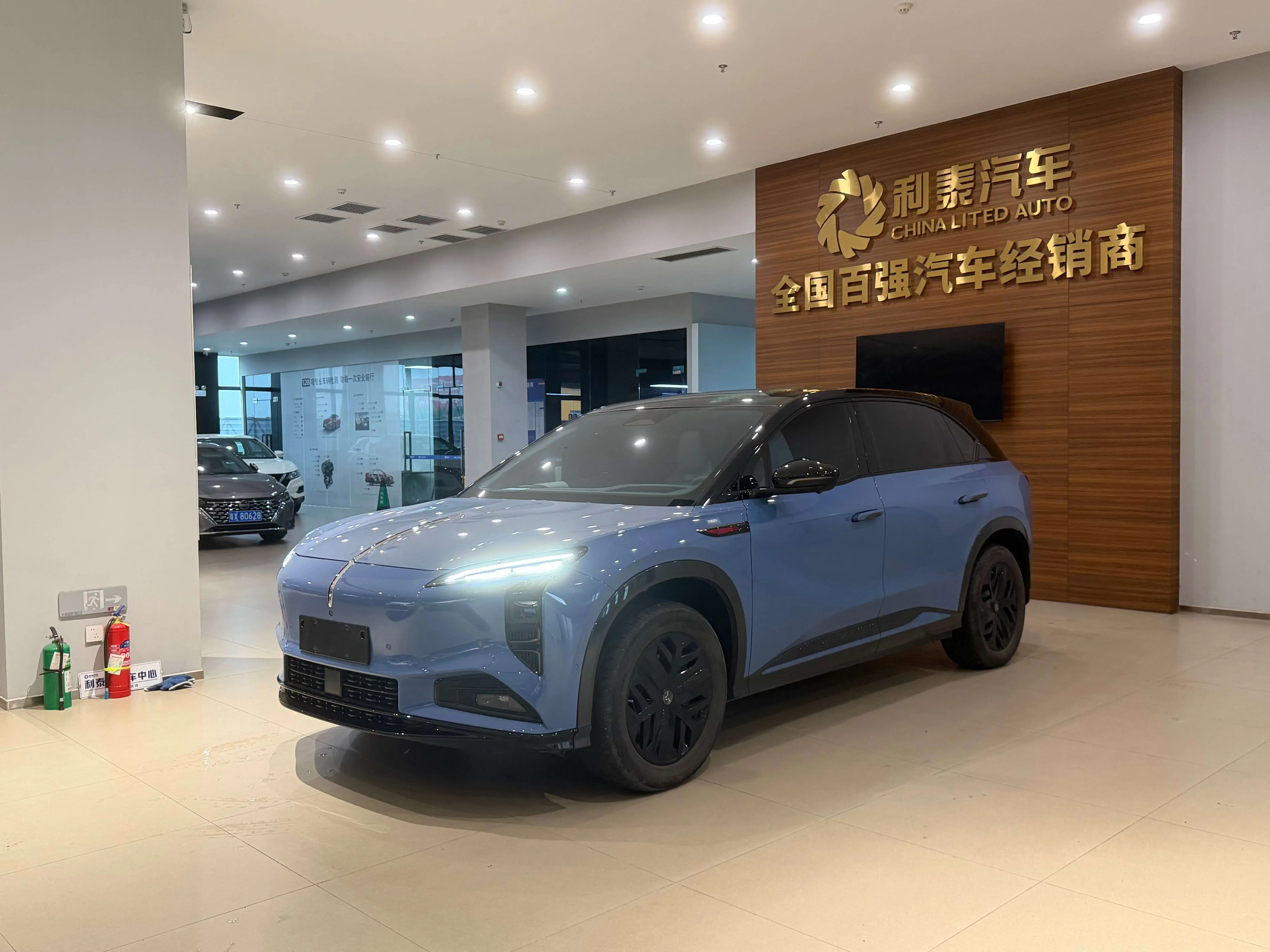 Hongqi Red Flag Tiangong 08  из Китая