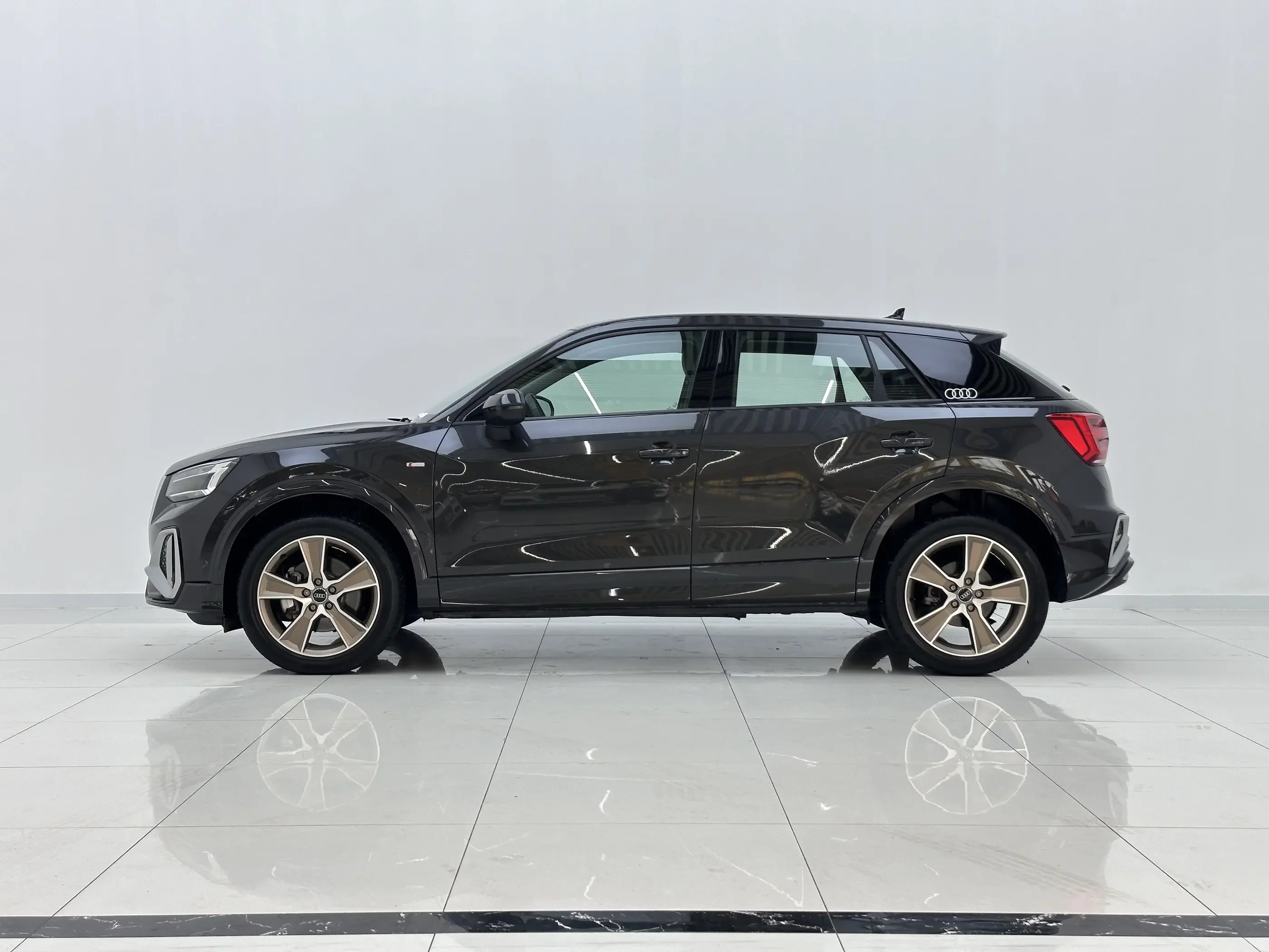 Audi Q2L