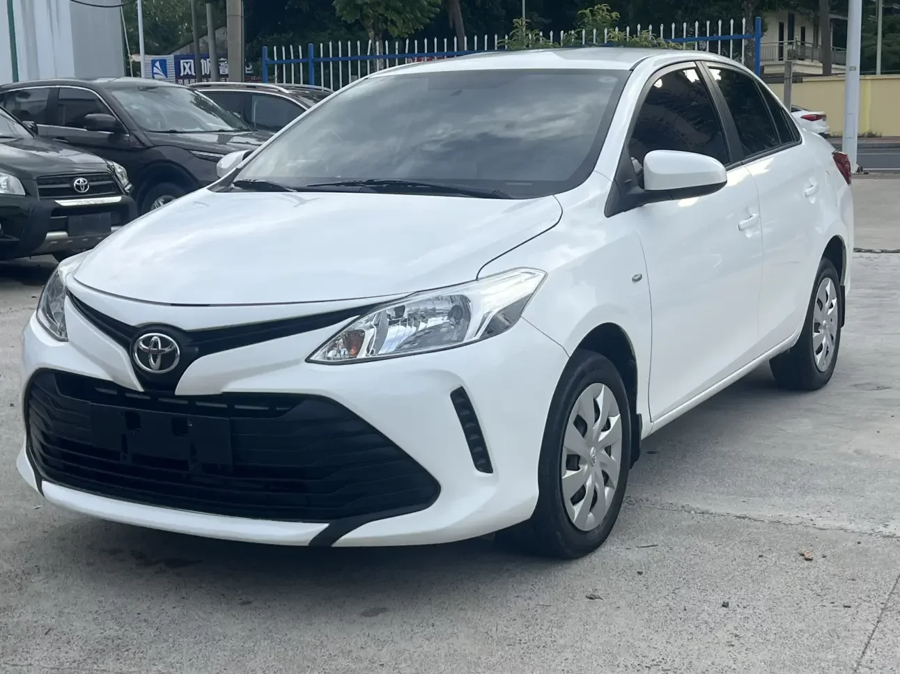 Toyota Vios  из Китая