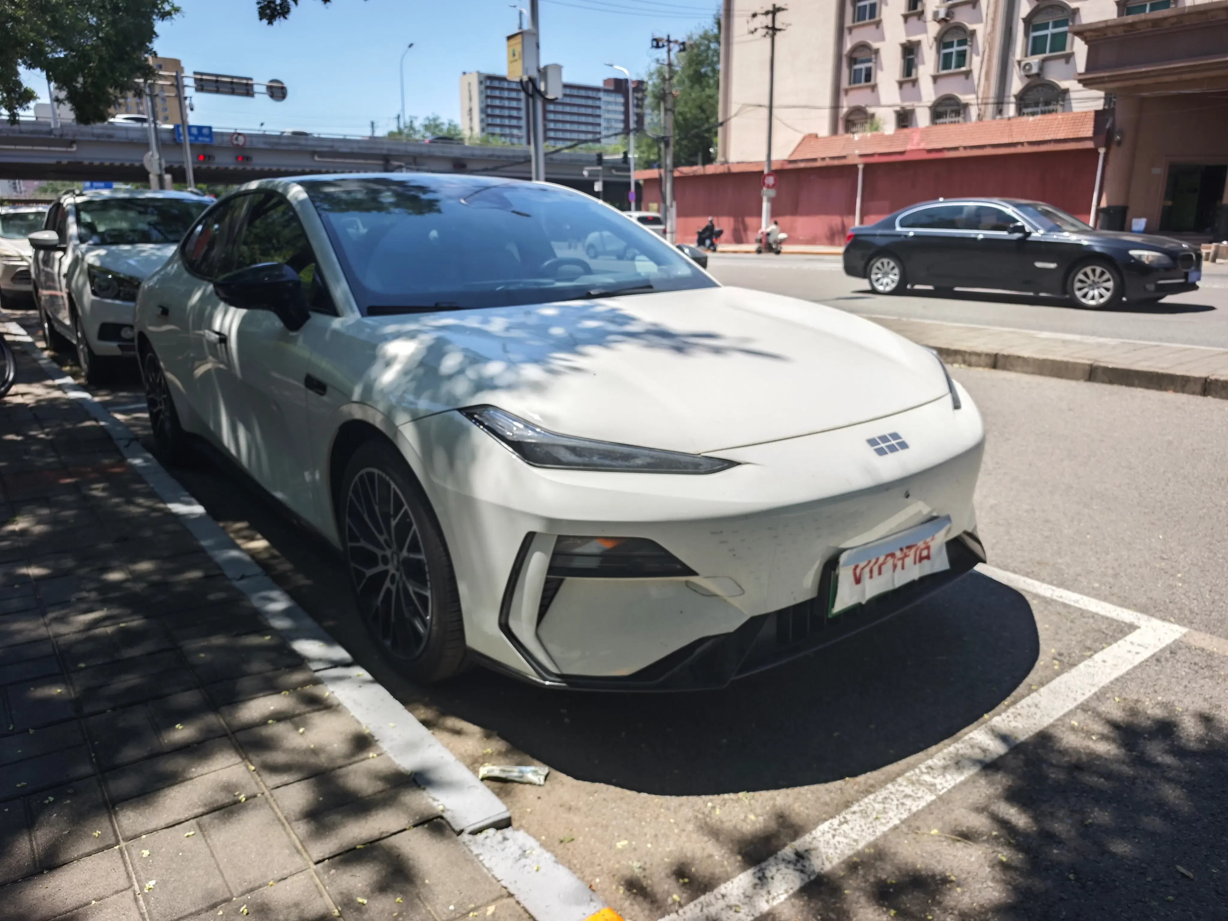 Geely Galaxy E8