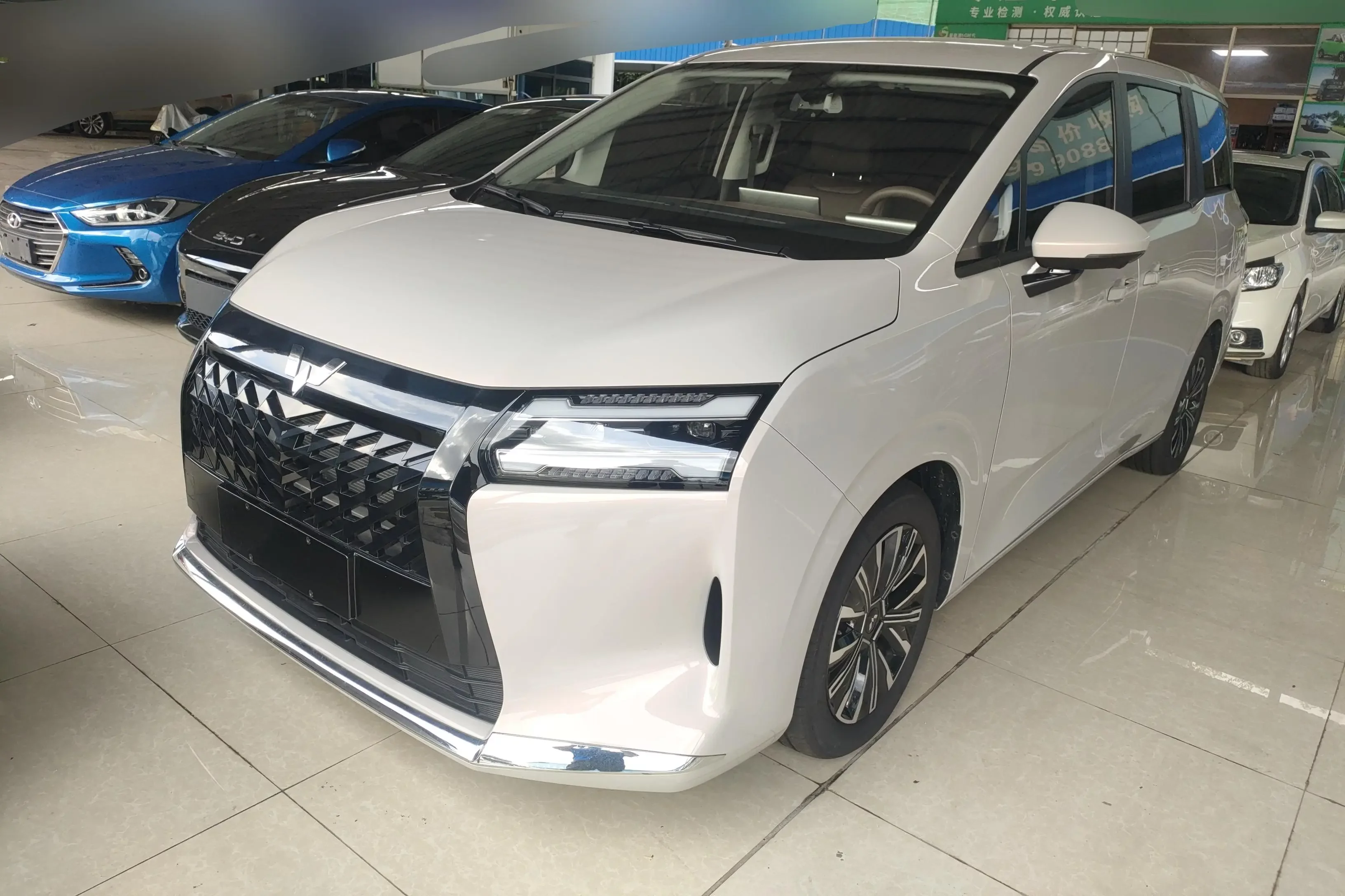Wuling Starlight 730 PHEV