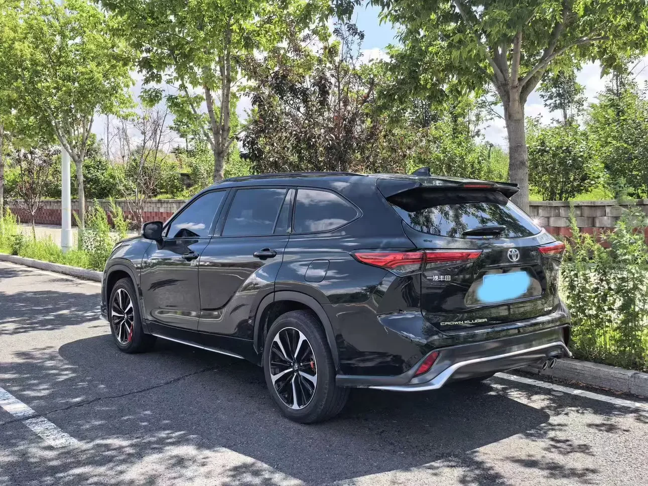 Toyota Crown Kluger