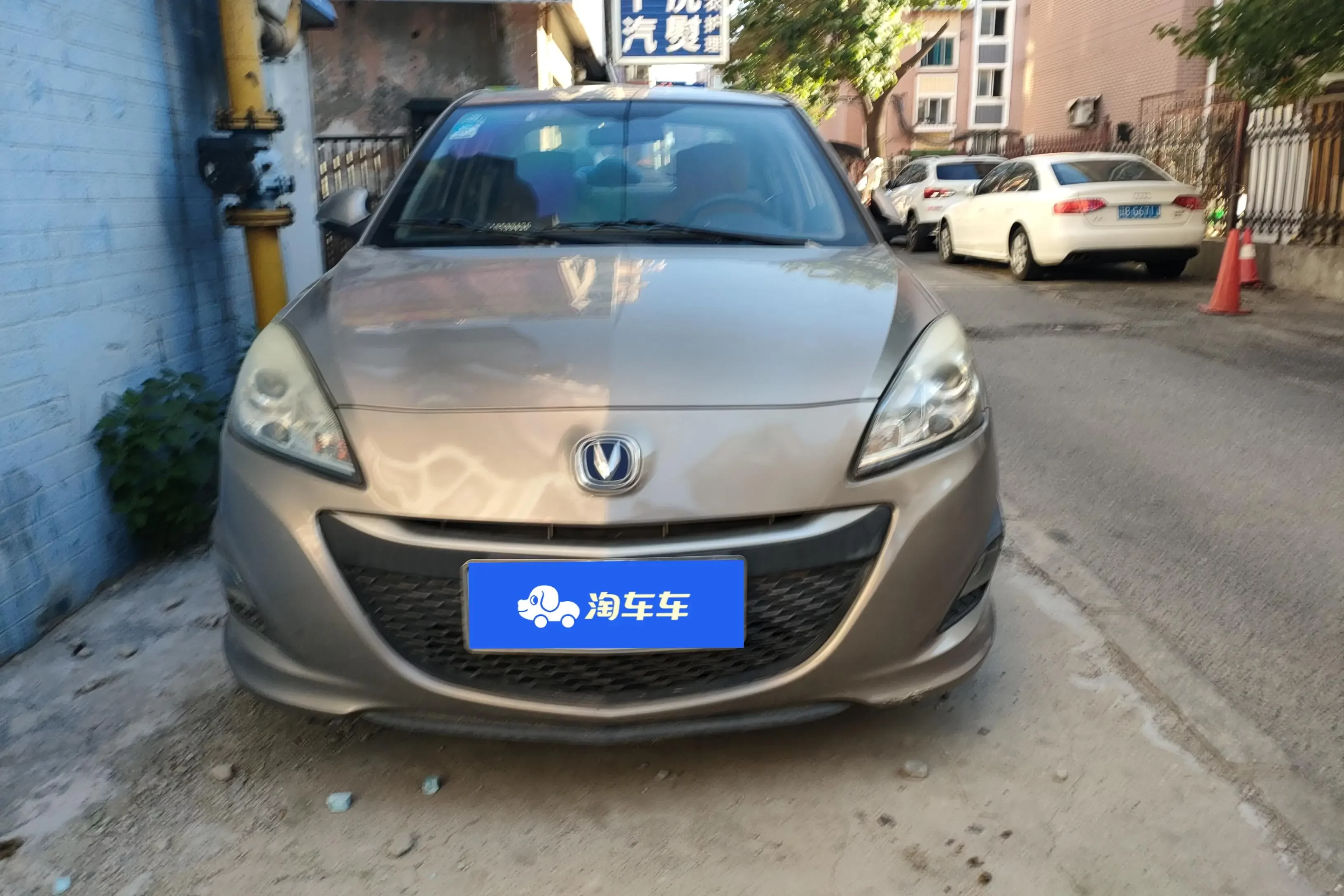 Changan Yuexiang V5  из Китая